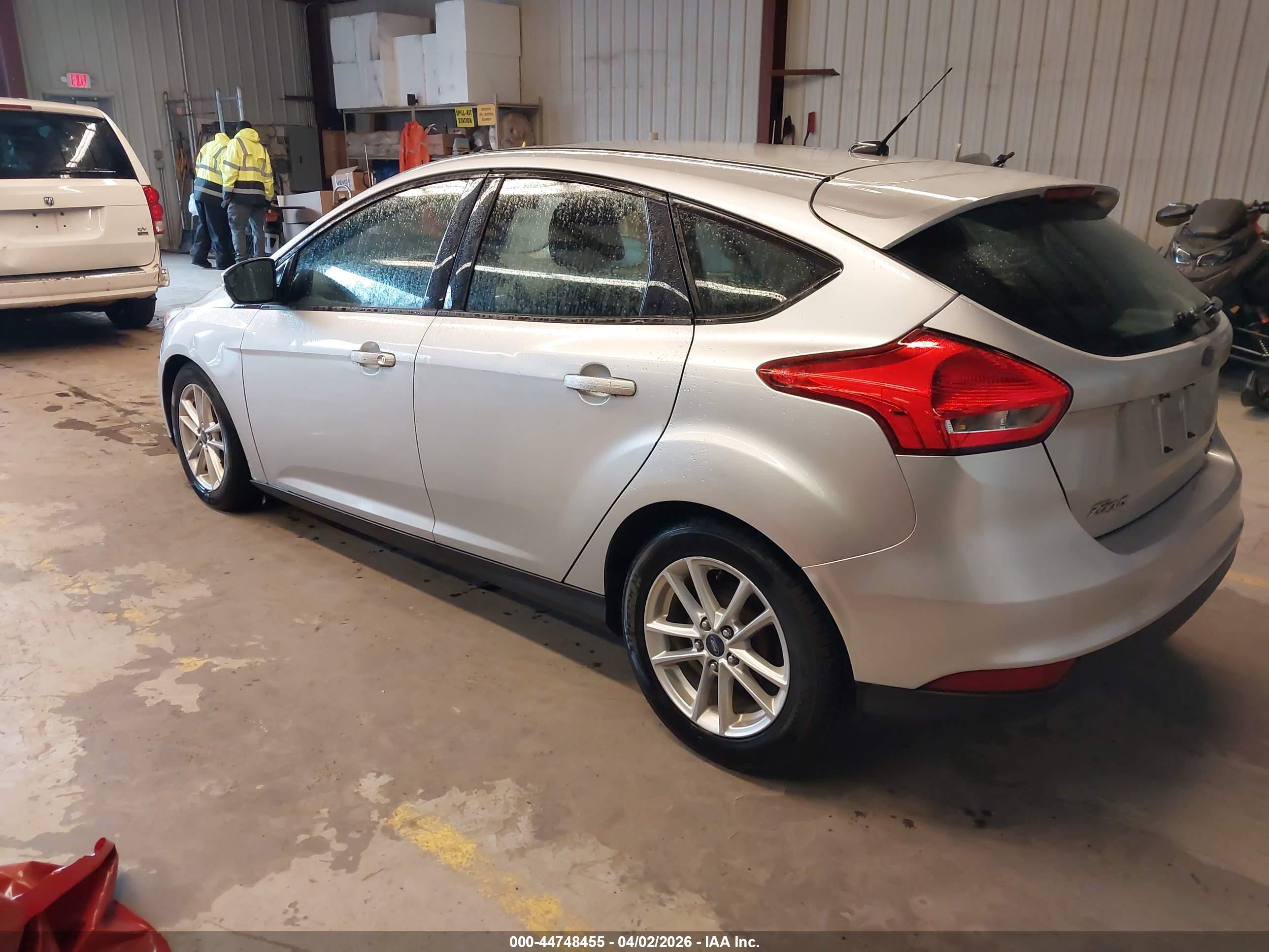 FORD FOCUS image 3