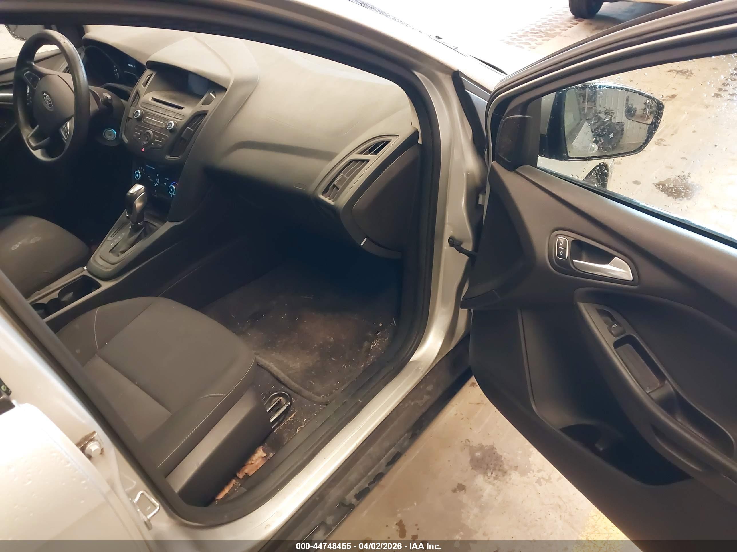 FORD FOCUS image 5