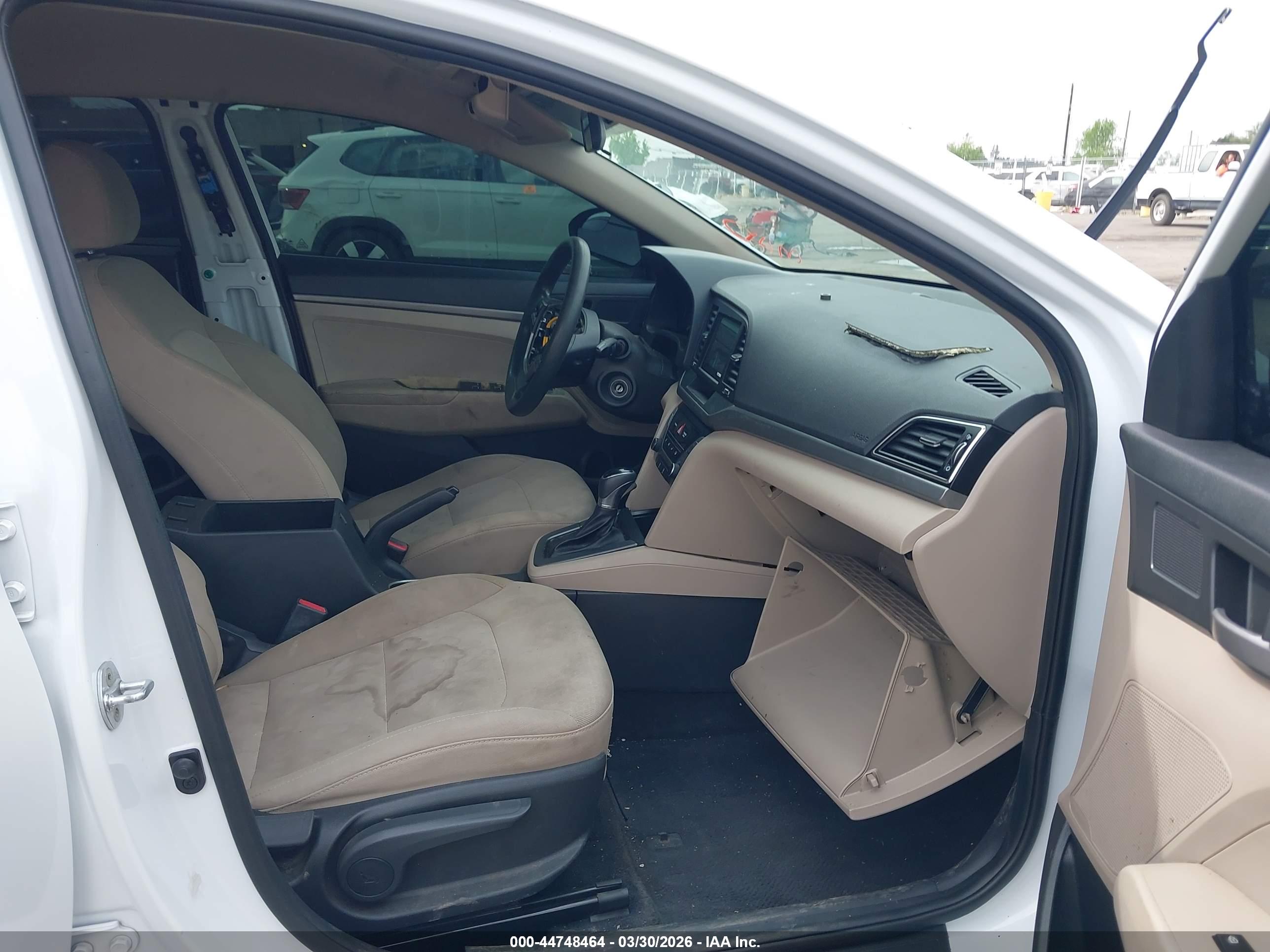 HYUNDAI ELANTRA image 5