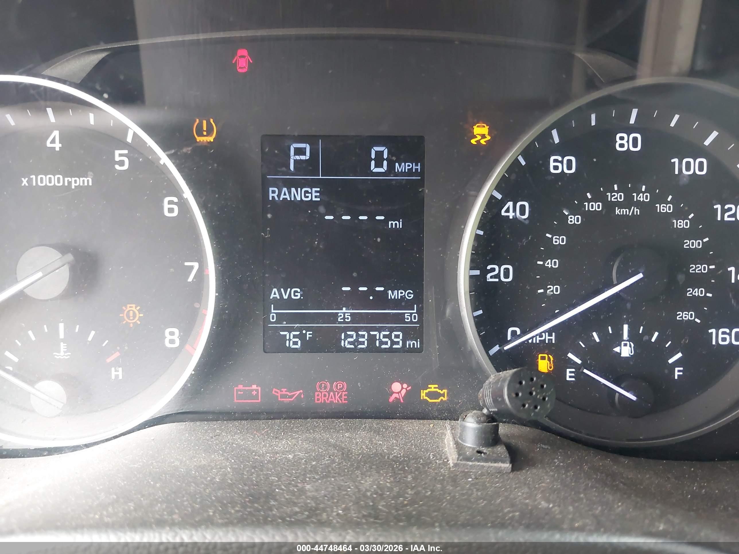 HYUNDAI ELANTRA image 7