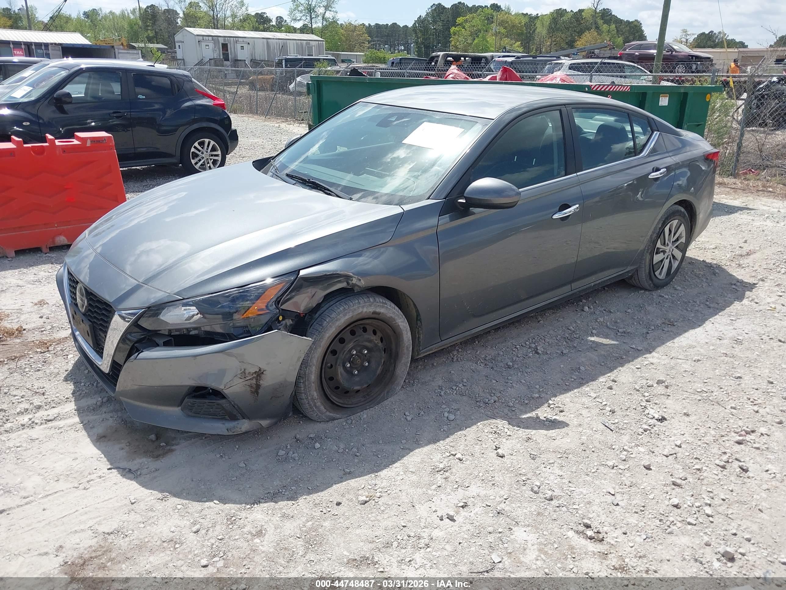 NISSAN ALTIMA image 2