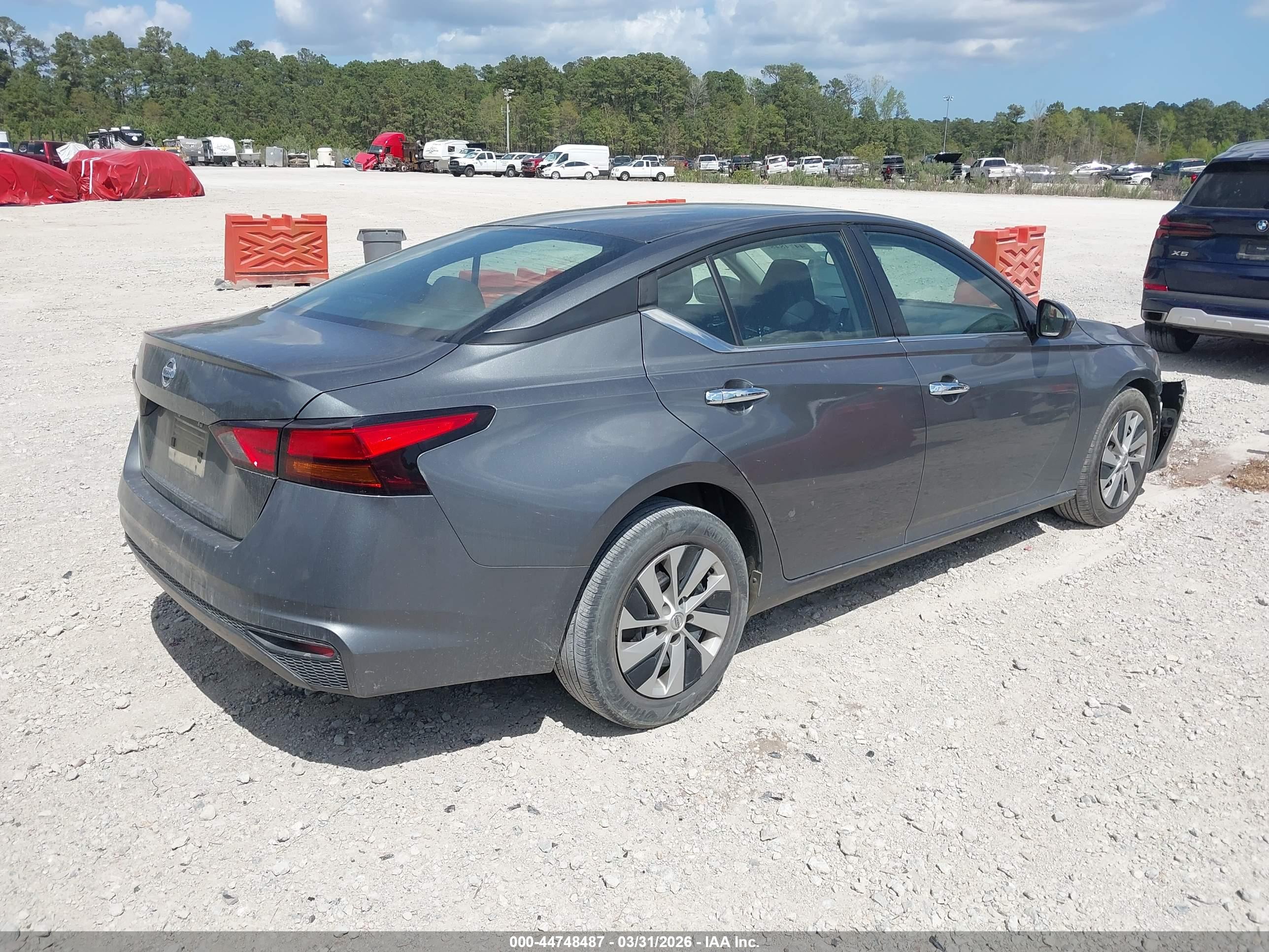 NISSAN ALTIMA image 4