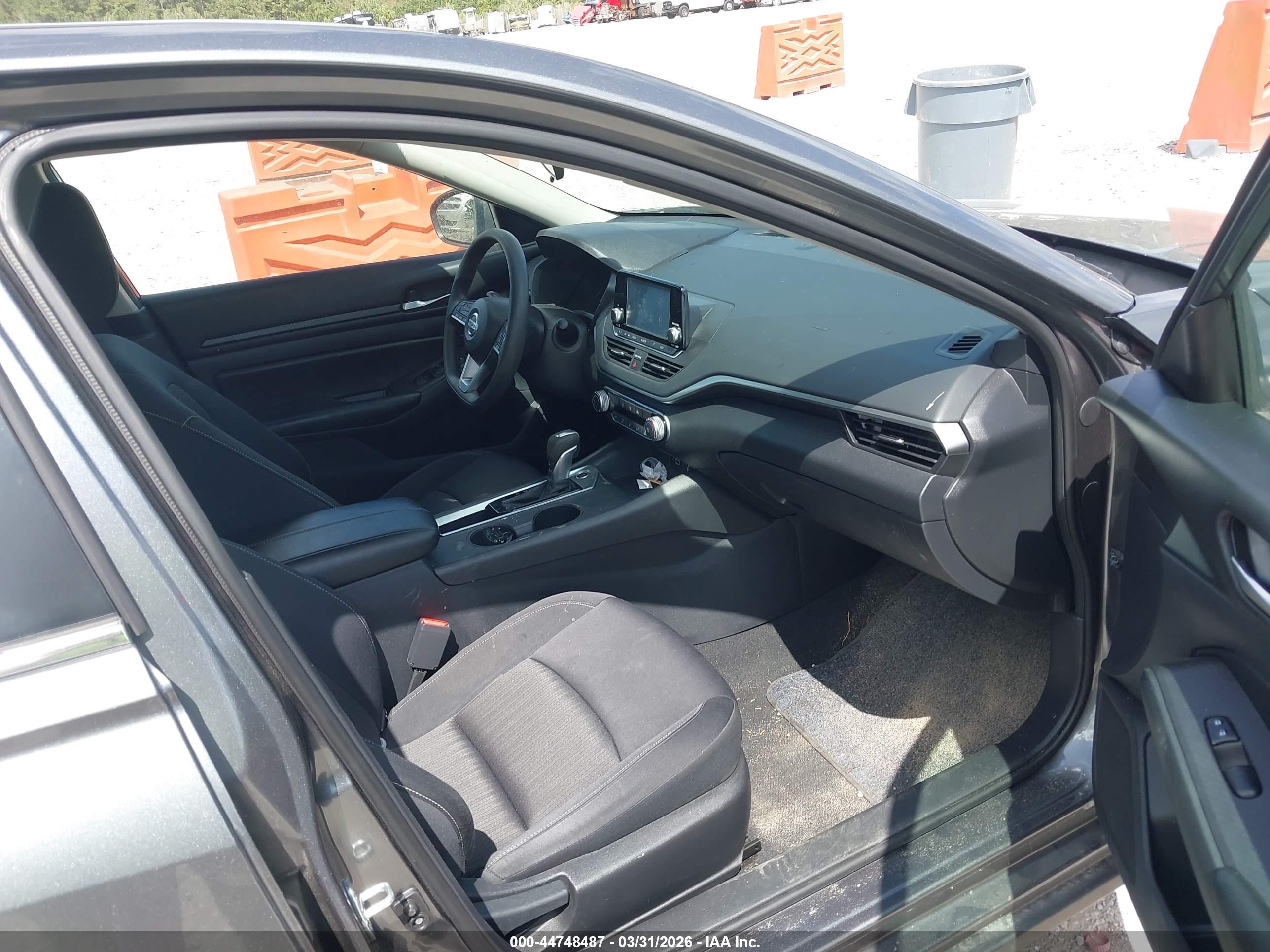 NISSAN ALTIMA image 5