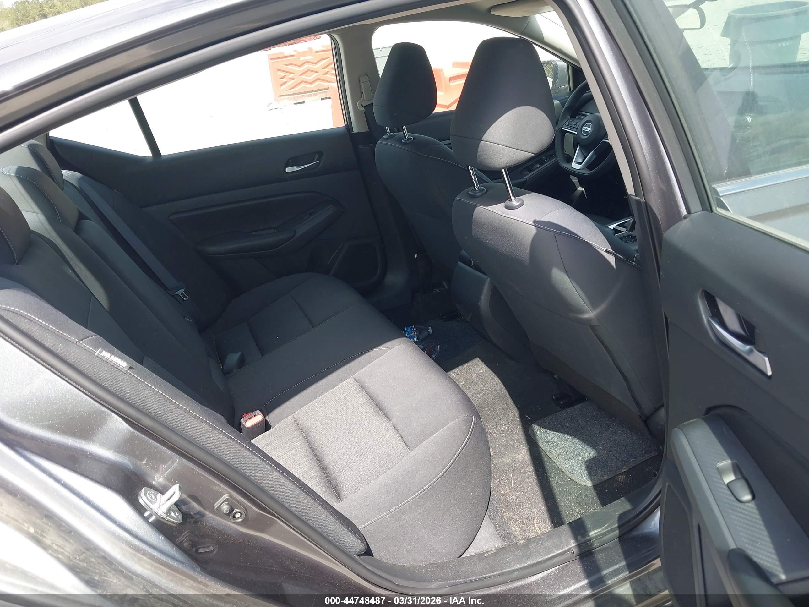 NISSAN ALTIMA image 8