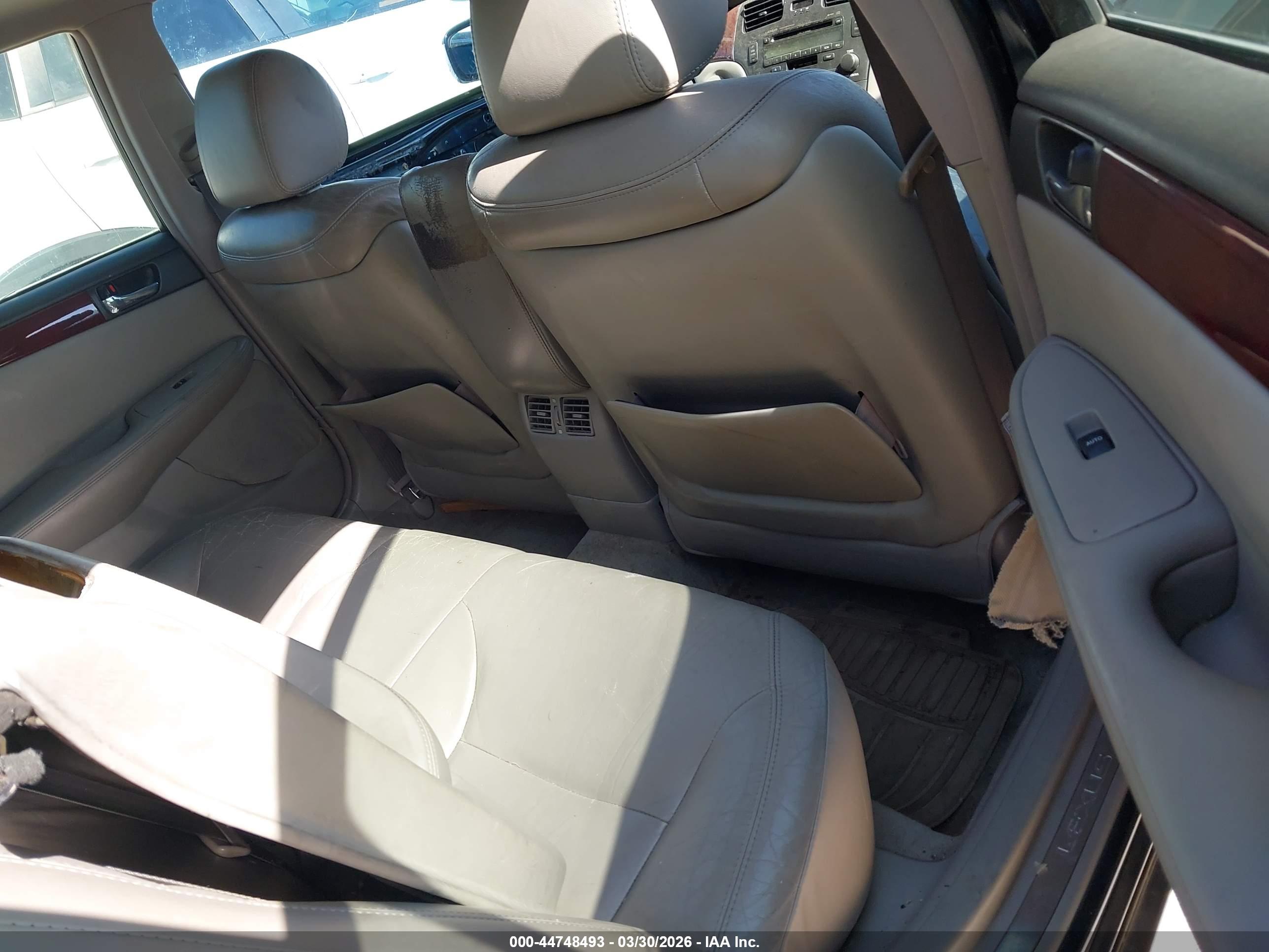 LEXUS ES image 8