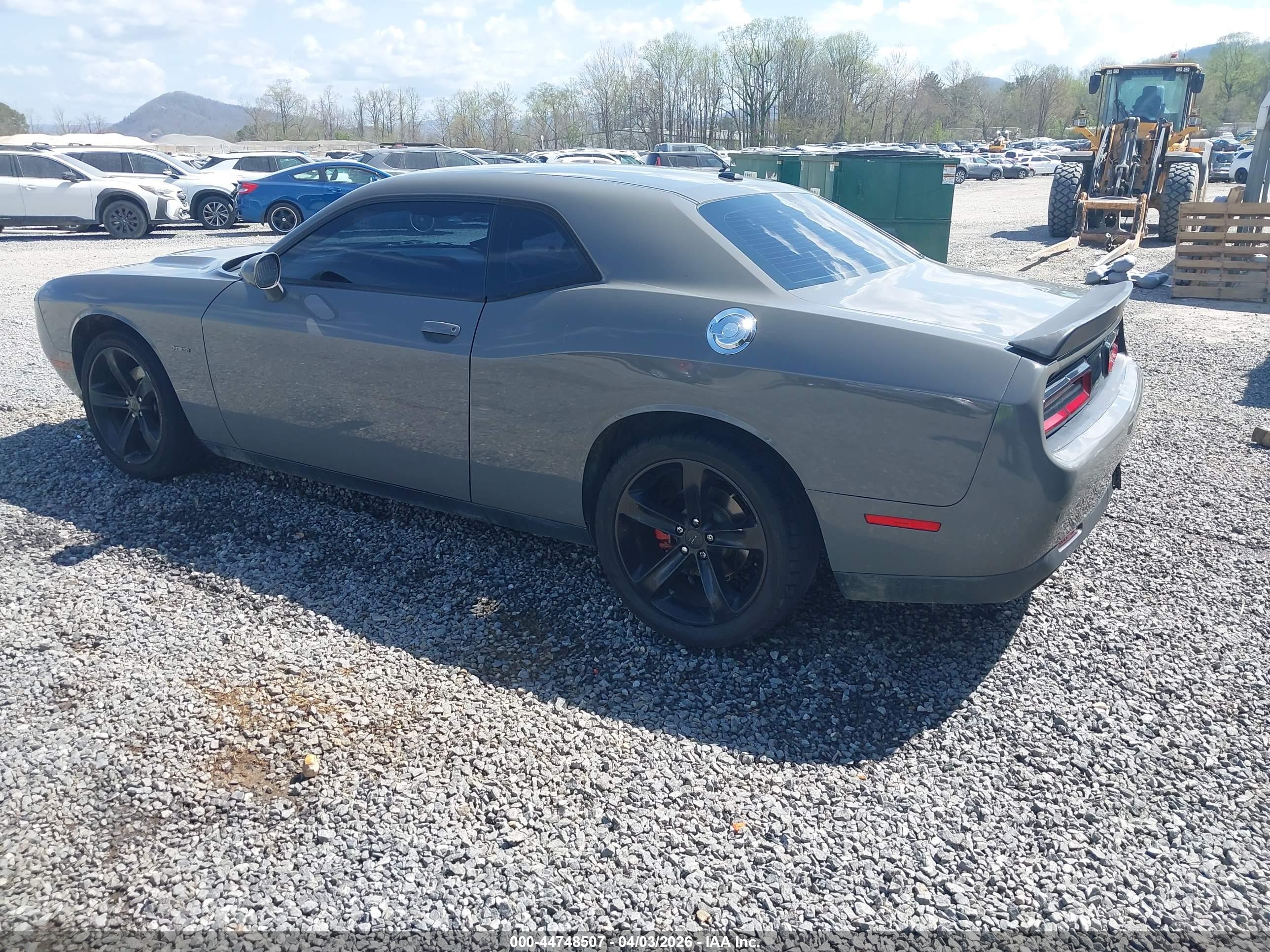DODGE CHALLENGER image 3