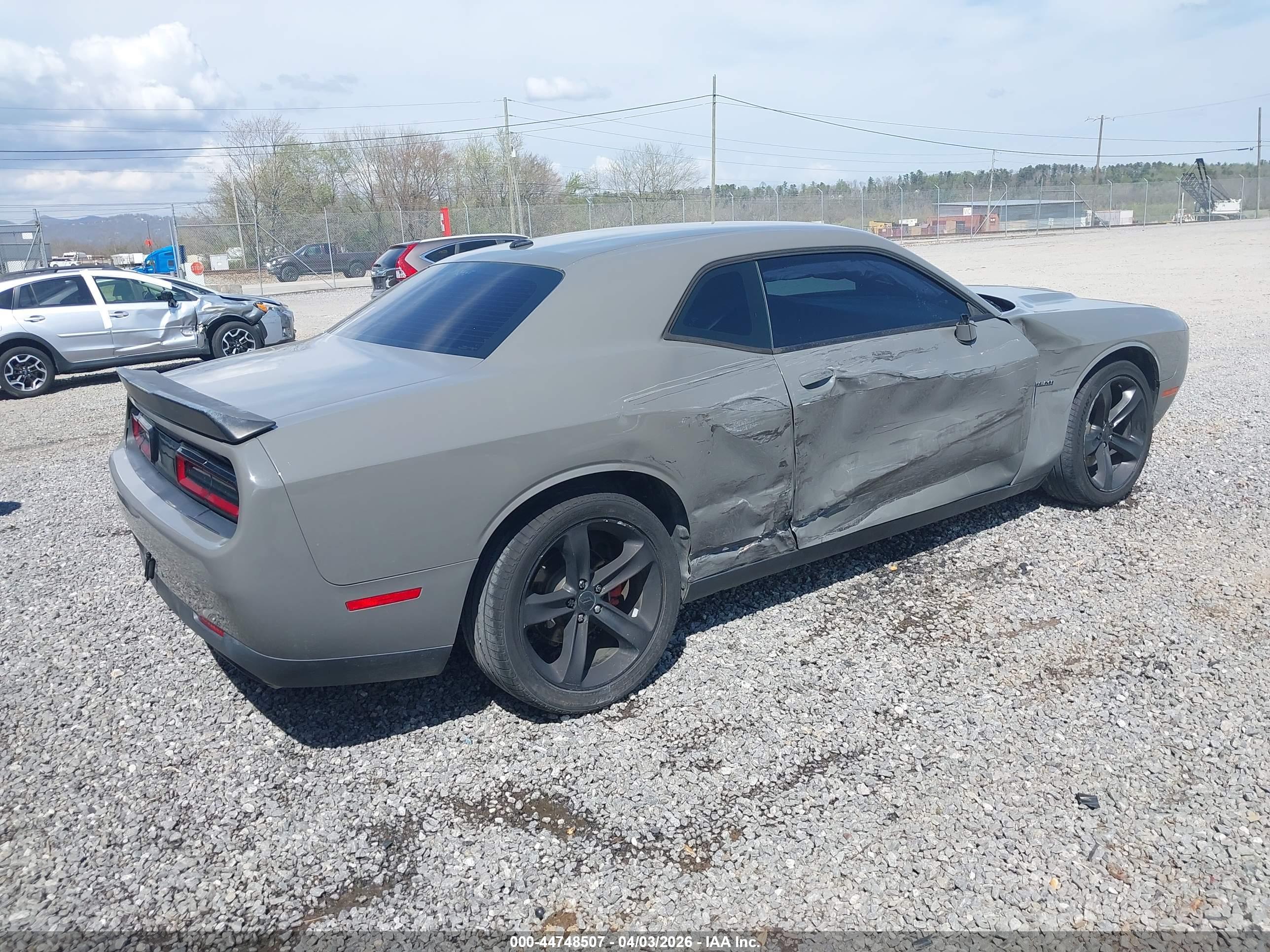 DODGE CHALLENGER image 4