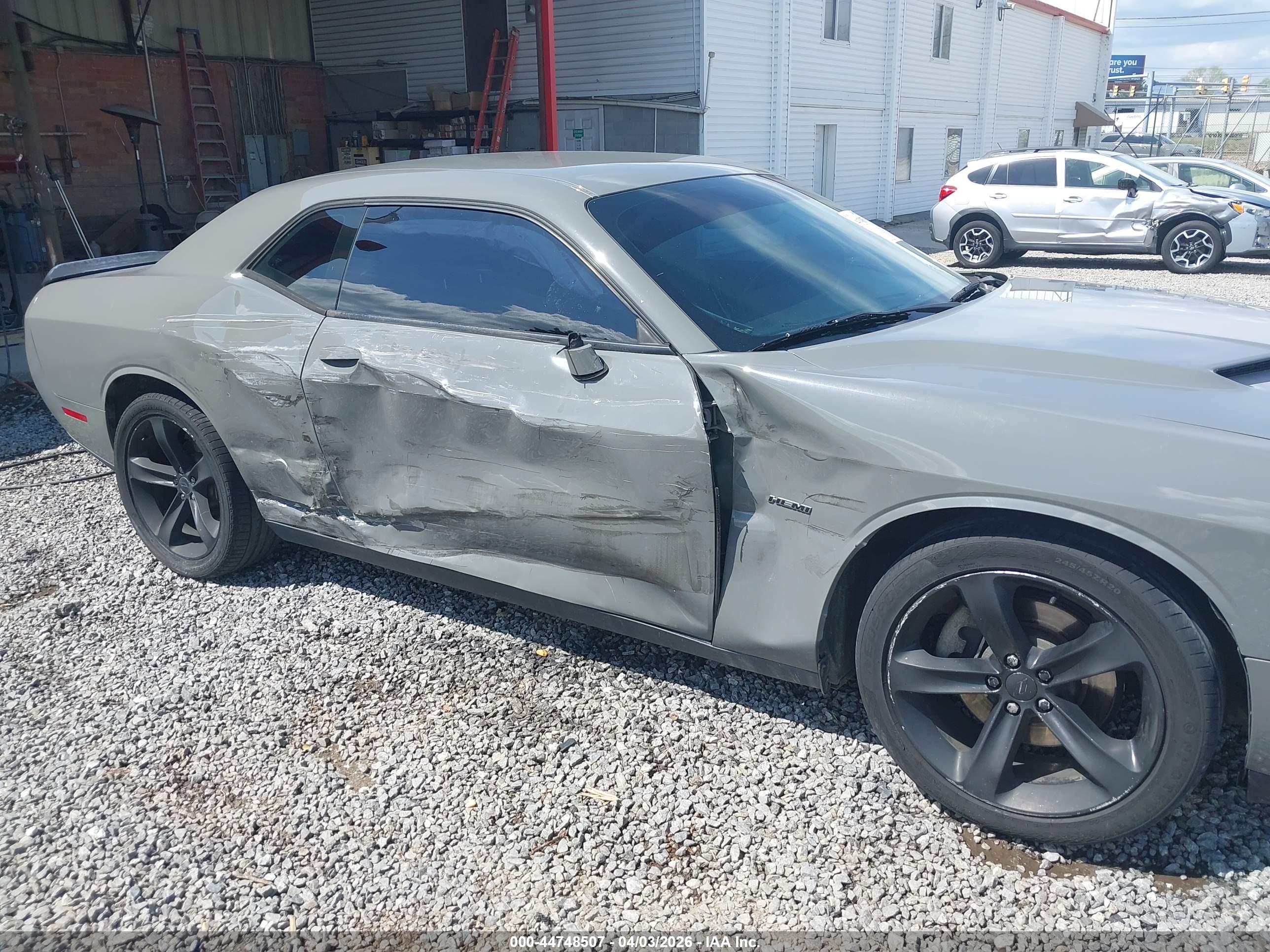 DODGE CHALLENGER image 6