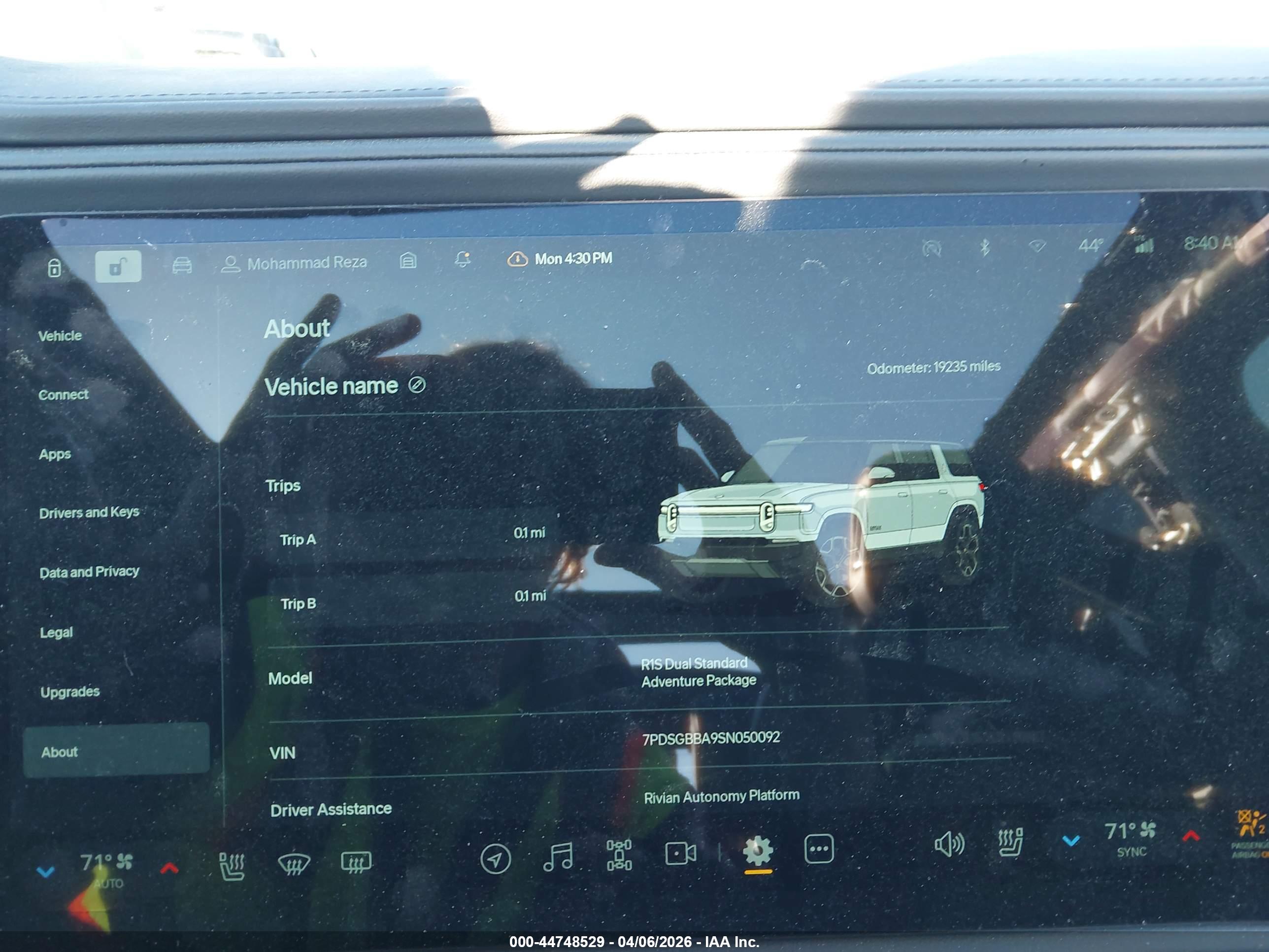 RIVIAN R1S image 7