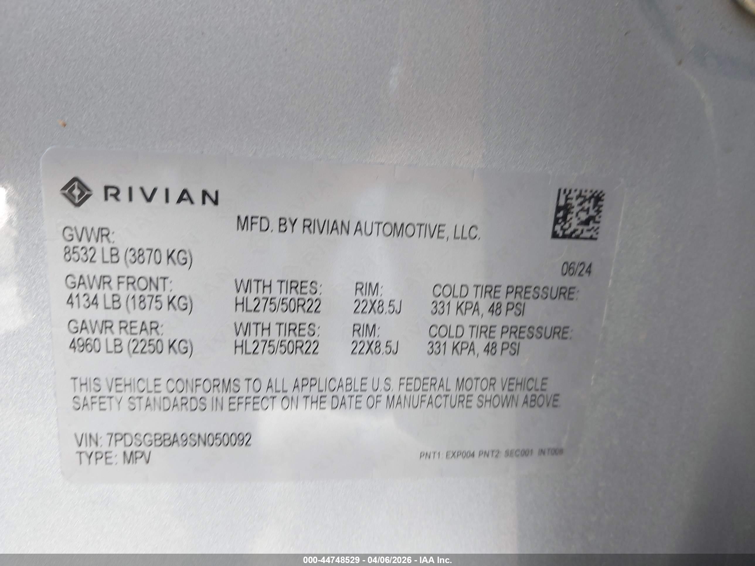 RIVIAN R1S image 9
