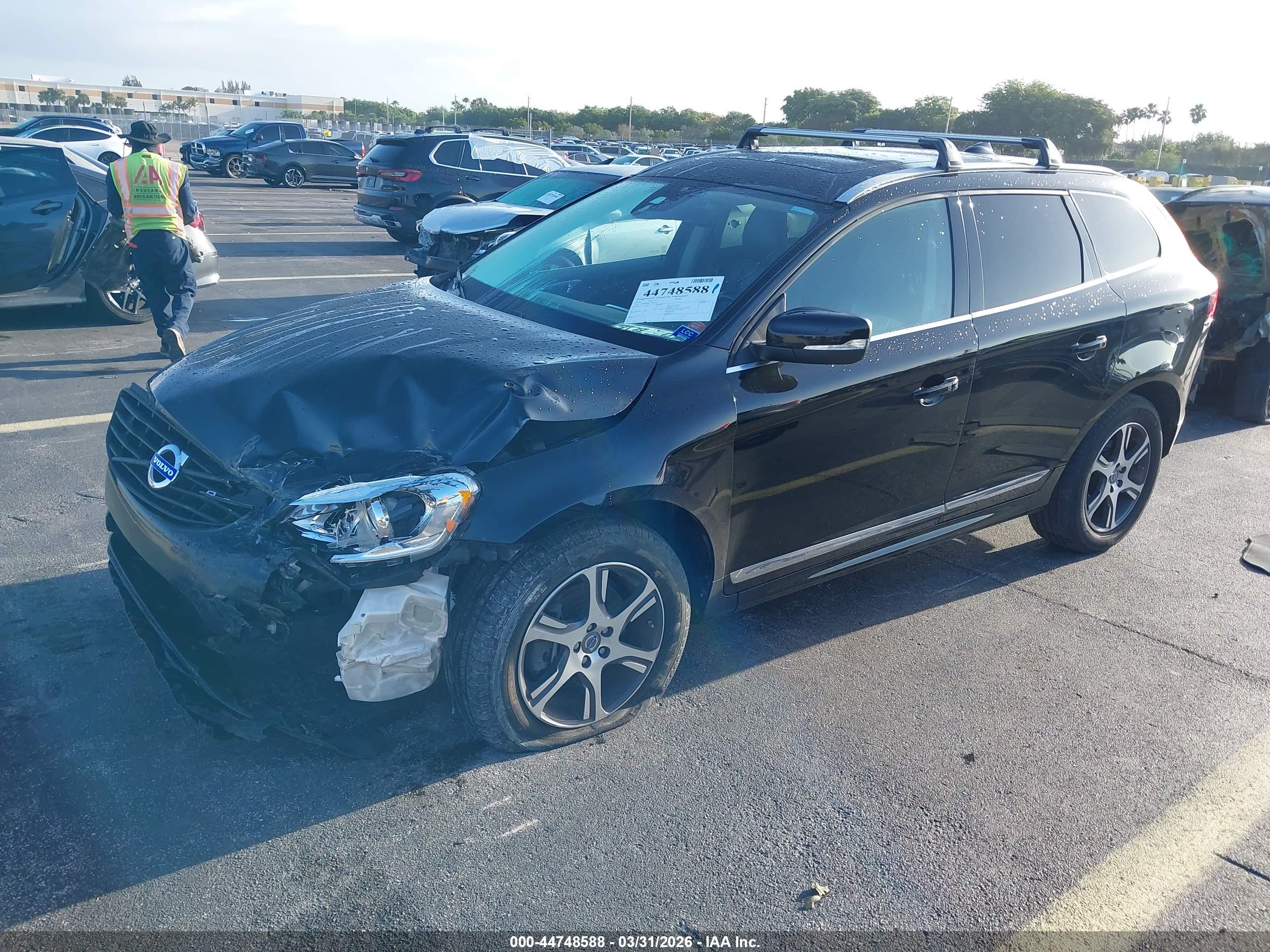VOLVO XC60 image 2