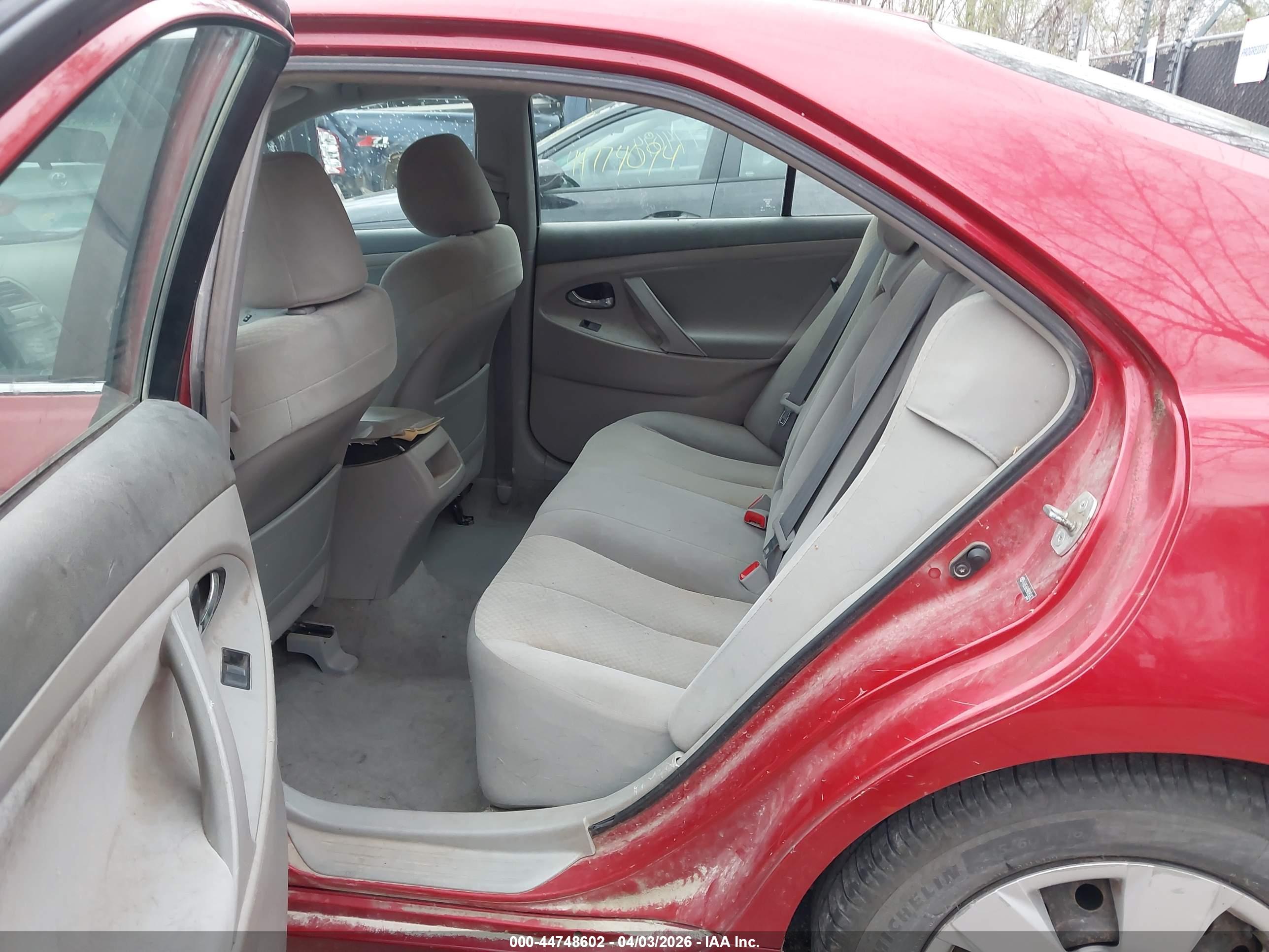 TOYOTA CAMRY image 8