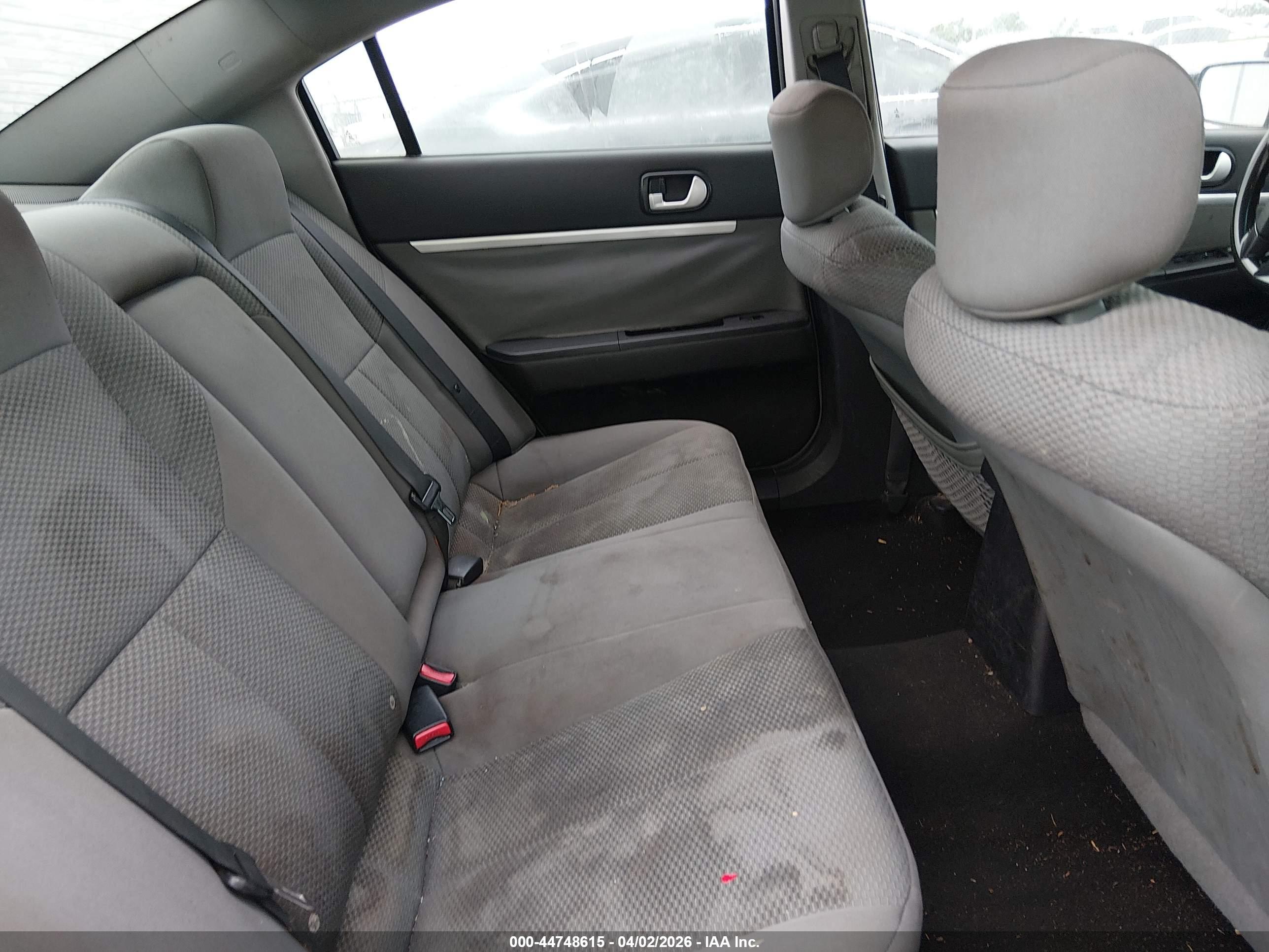 MITSUBISHI GALANT image 8