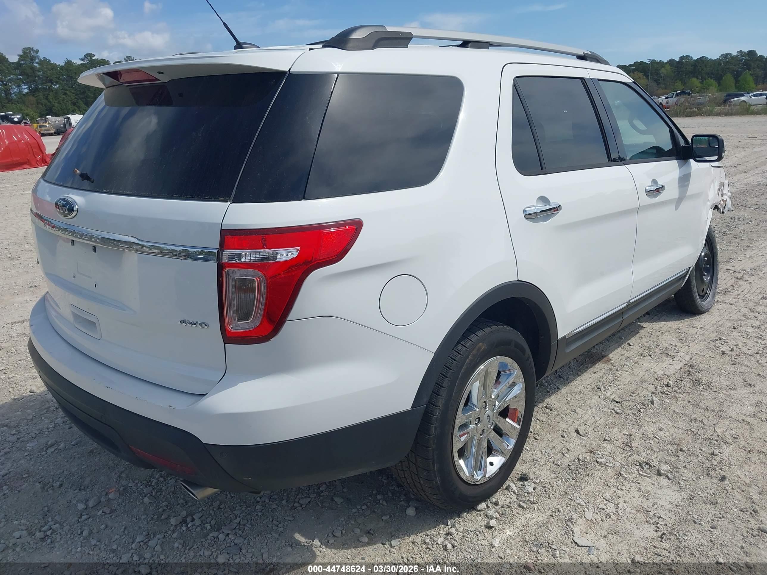 FORD EXPLORER image 4