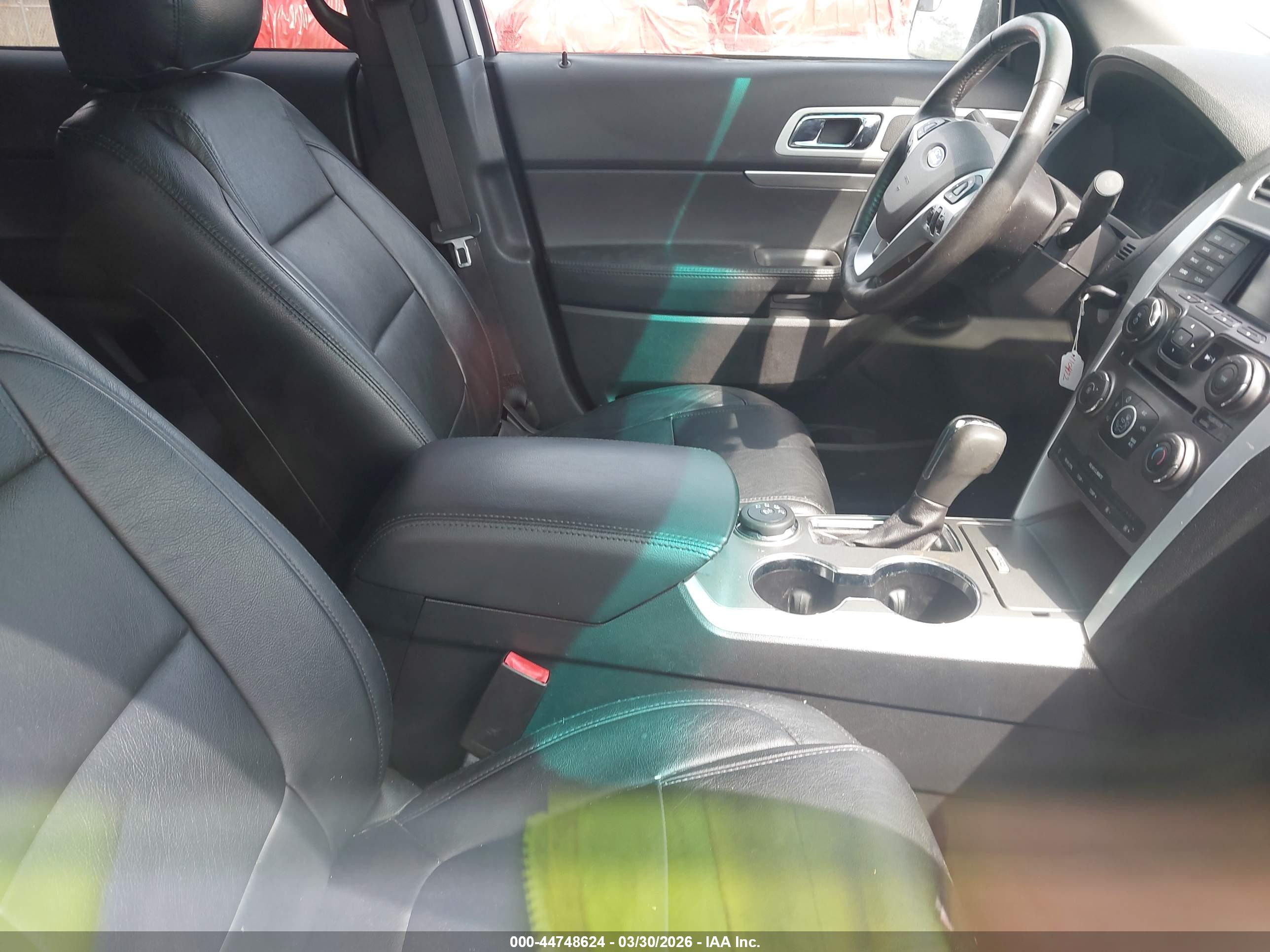 FORD EXPLORER image 5