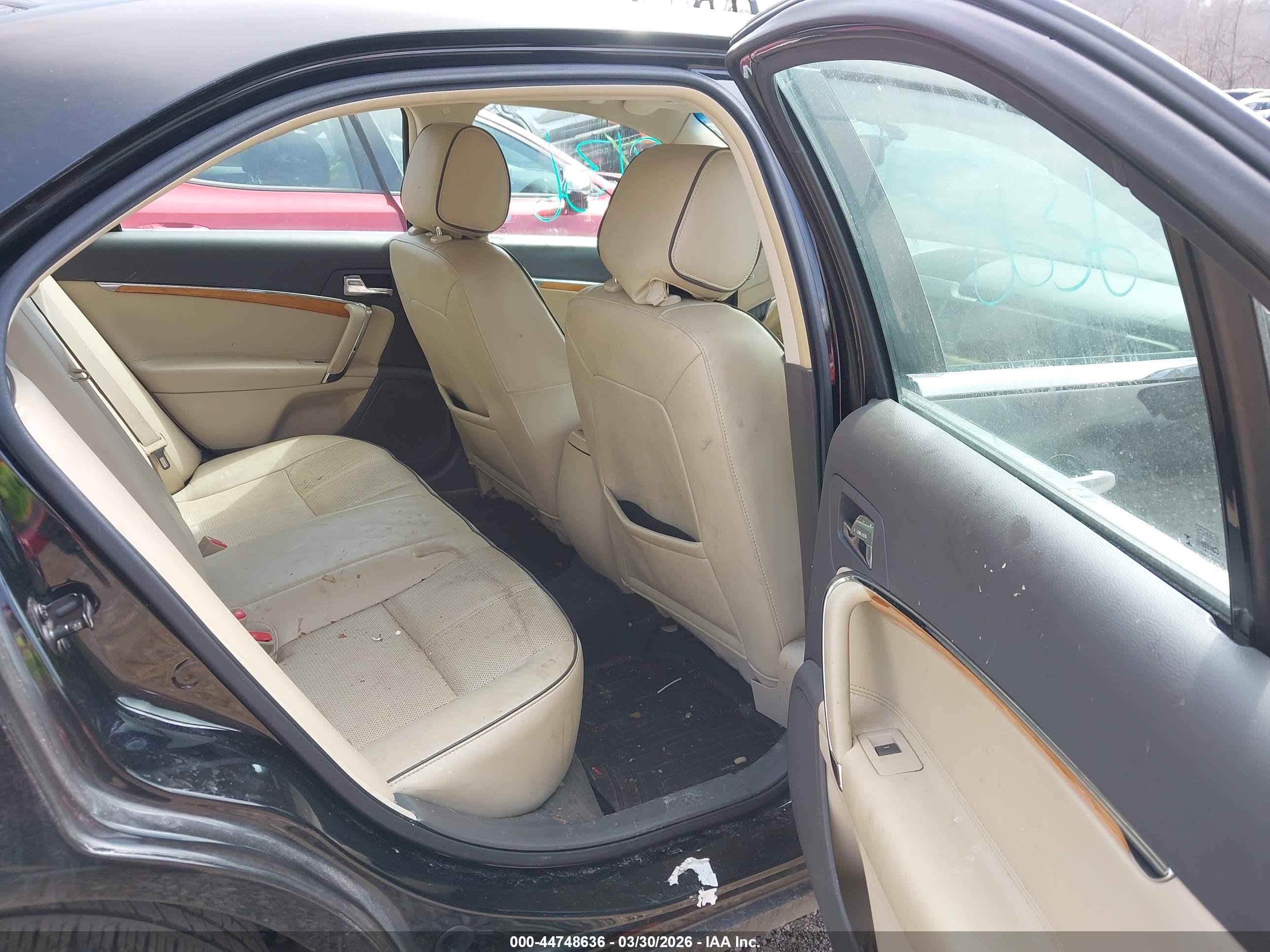 LINCOLN MKZ image 8