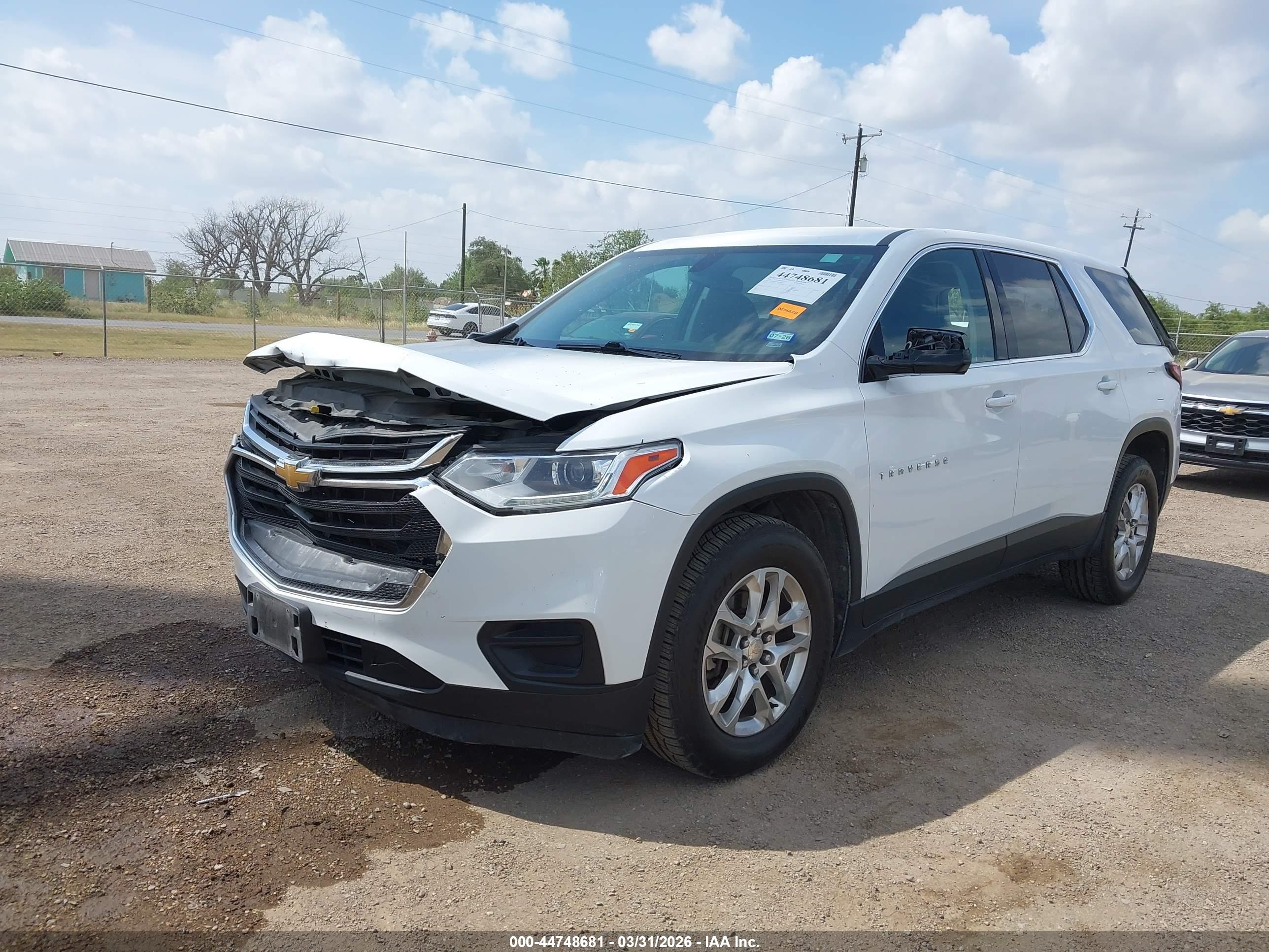 CHEVROLET TRAVERSE image 2