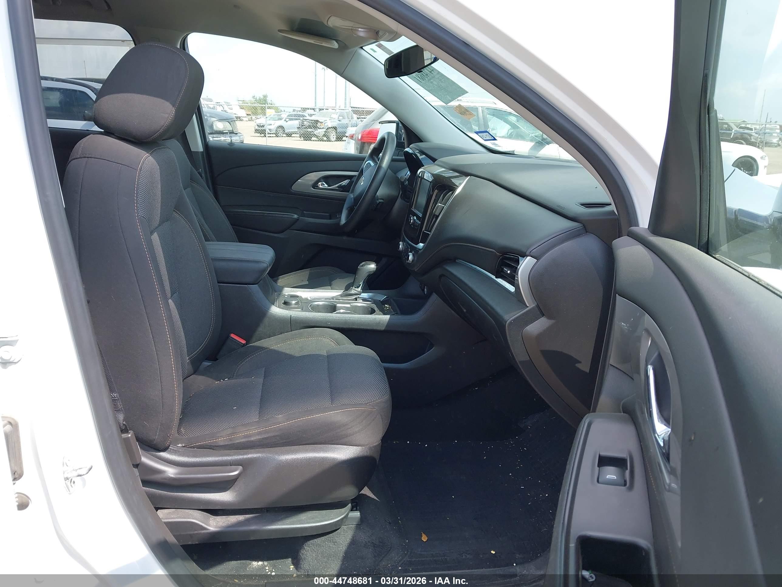 CHEVROLET TRAVERSE image 5