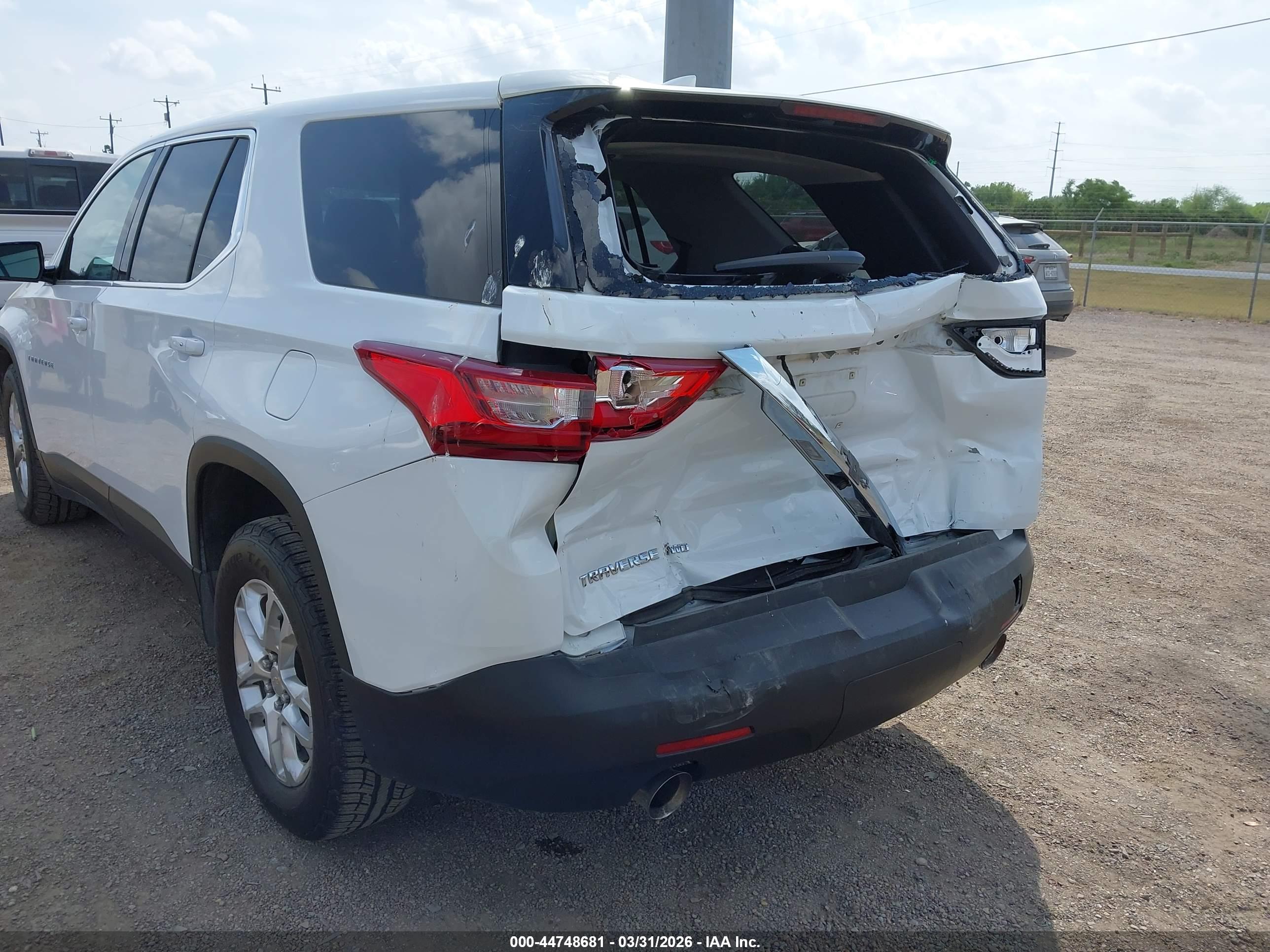 CHEVROLET TRAVERSE image 6