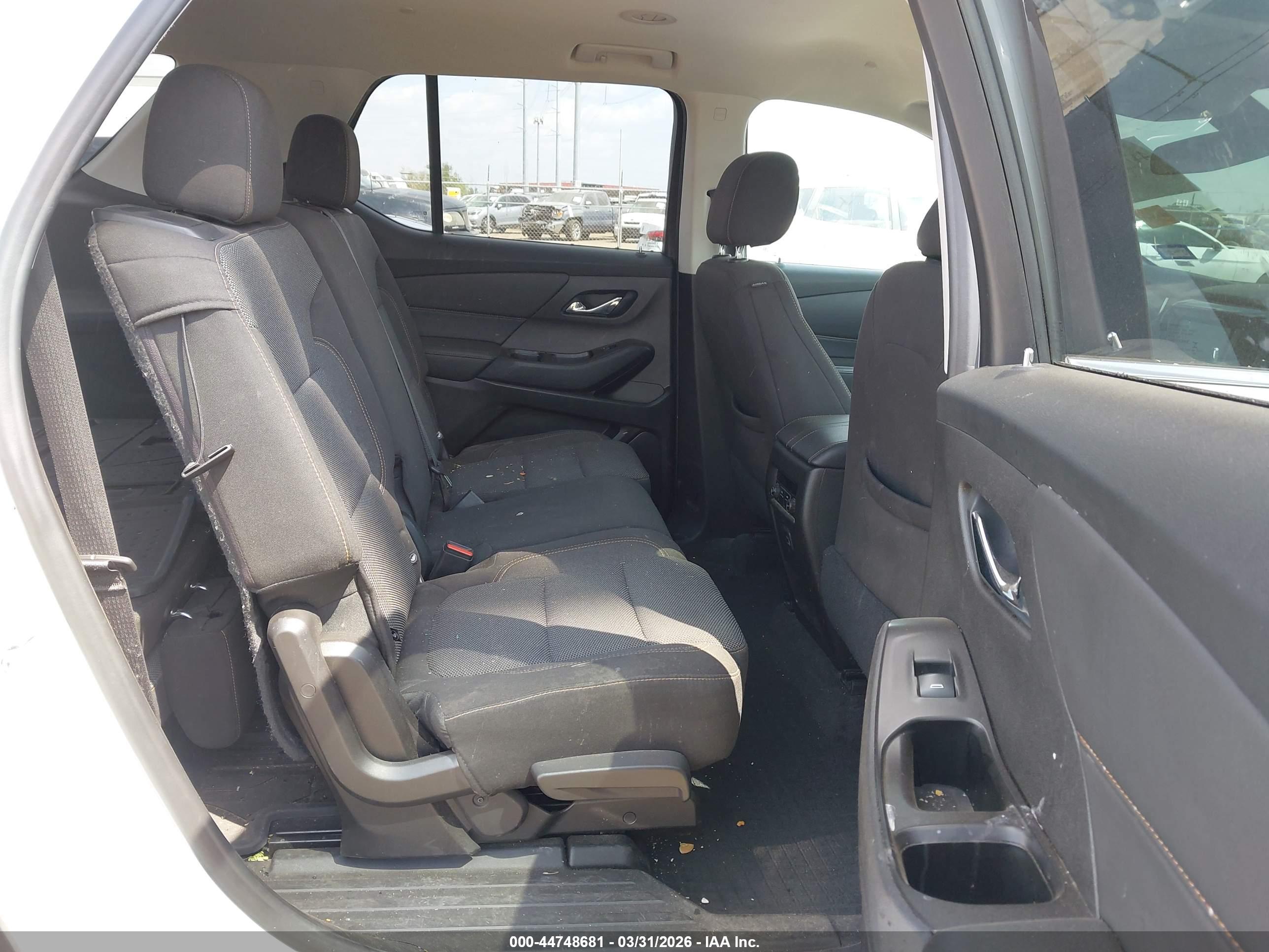 CHEVROLET TRAVERSE image 8