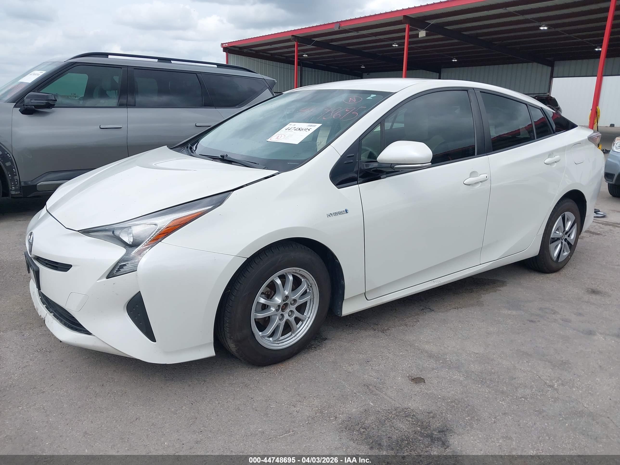 TOYOTA PRIUS image 2