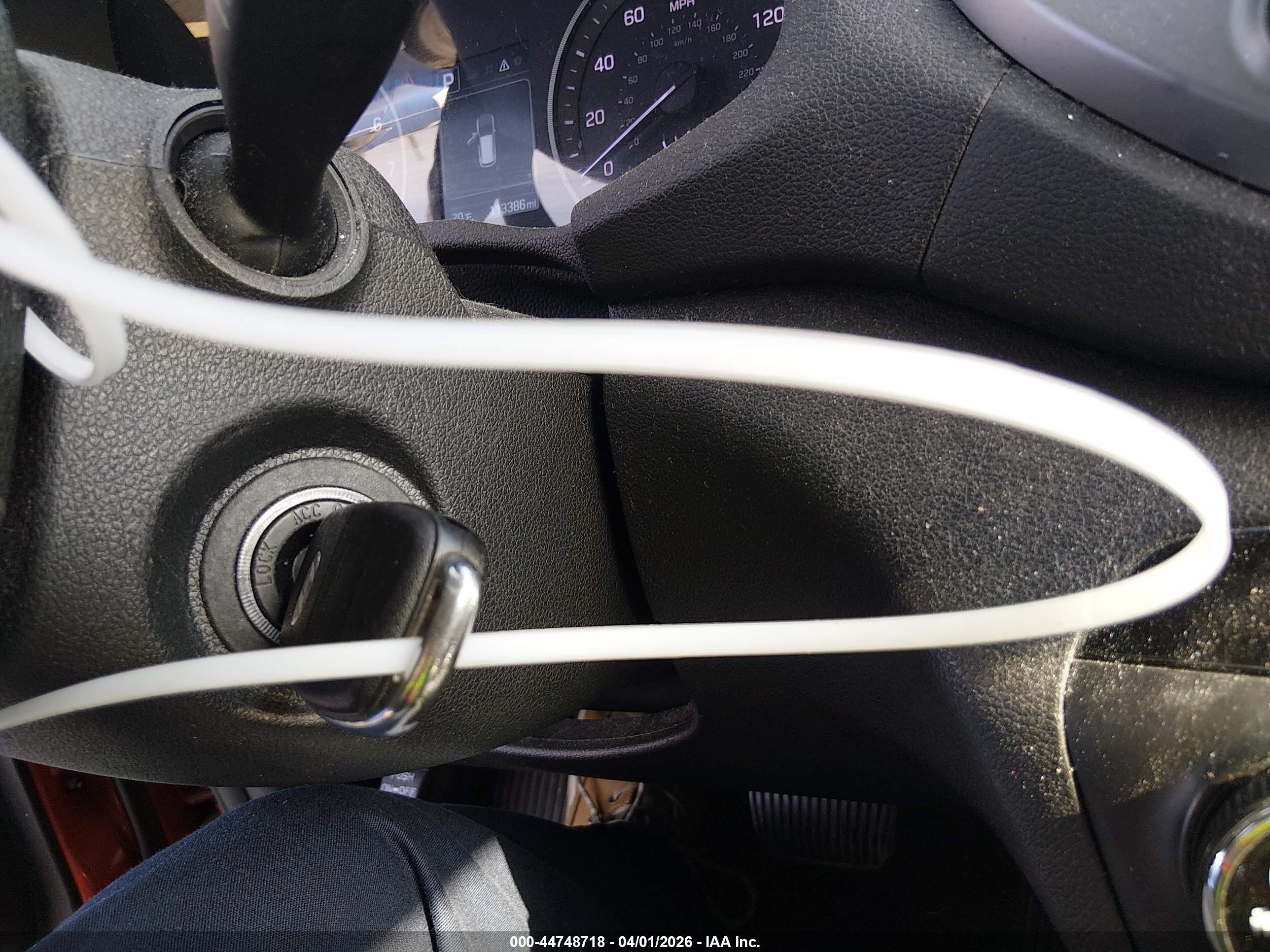 HYUNDAI TUCSON image 11