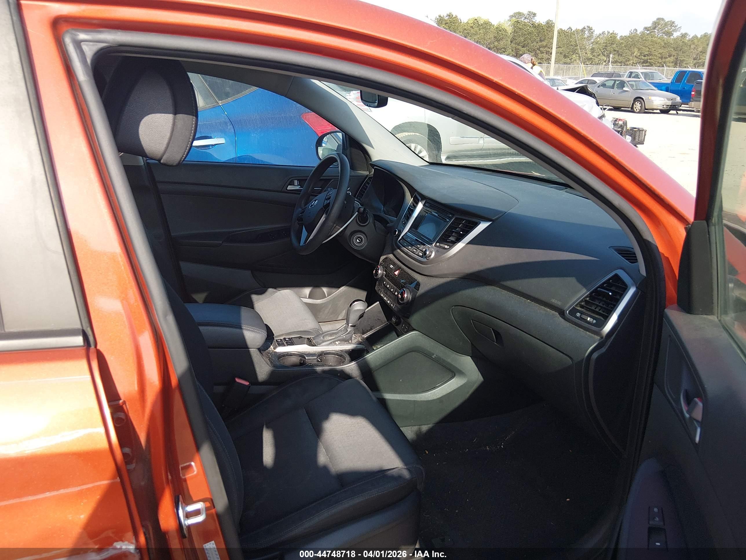 HYUNDAI TUCSON image 5