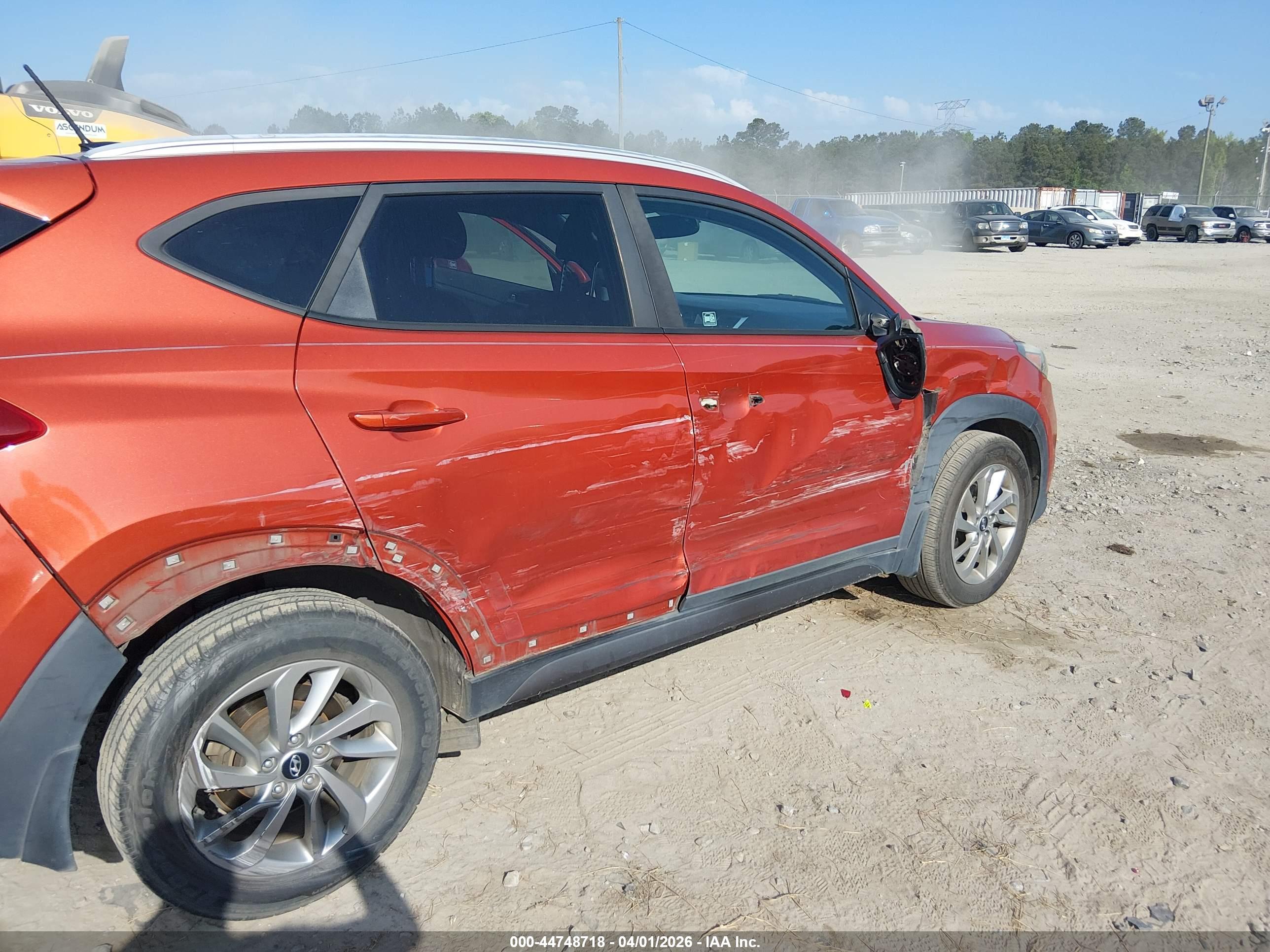 HYUNDAI TUCSON image 6