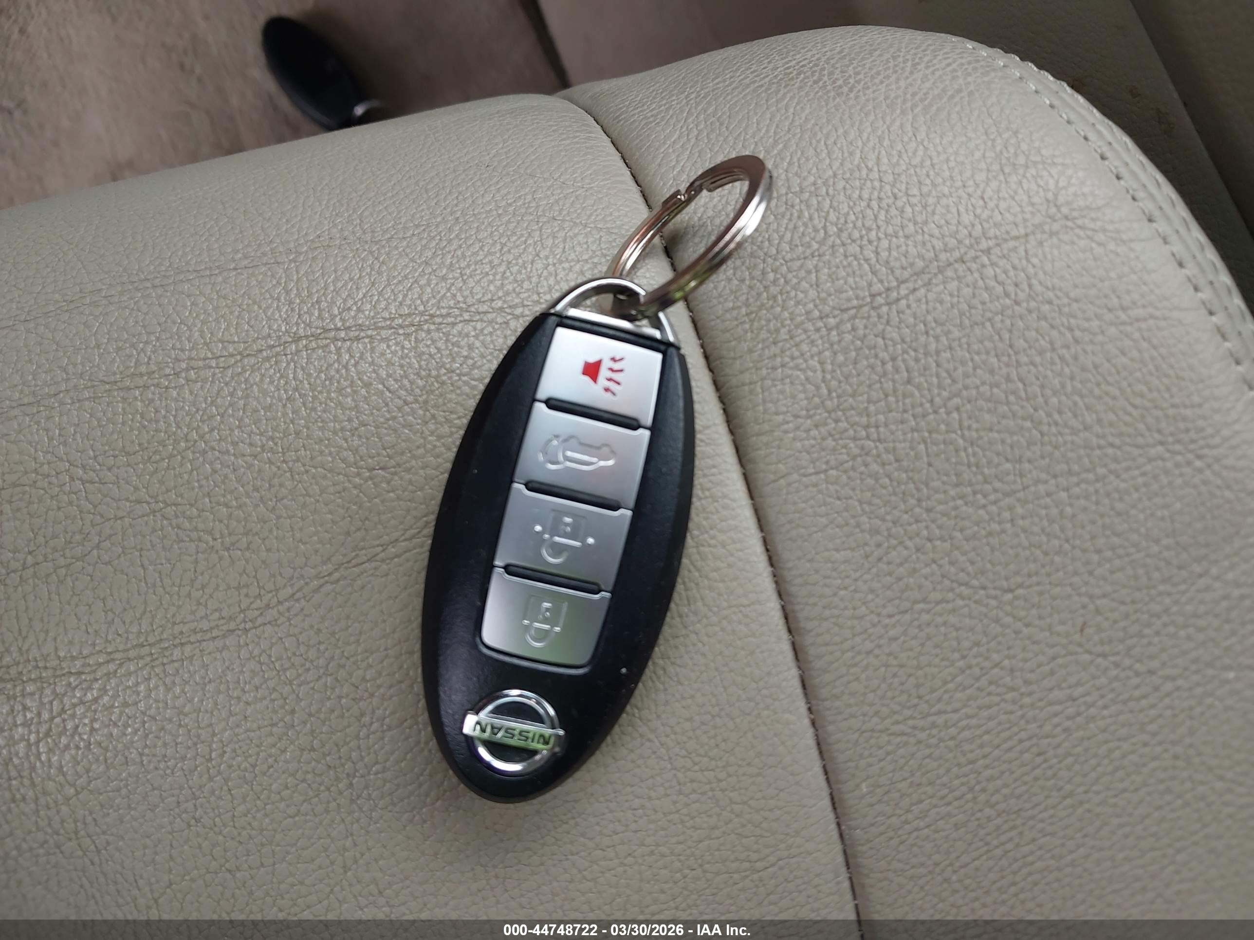 NISSAN MURANO image 11