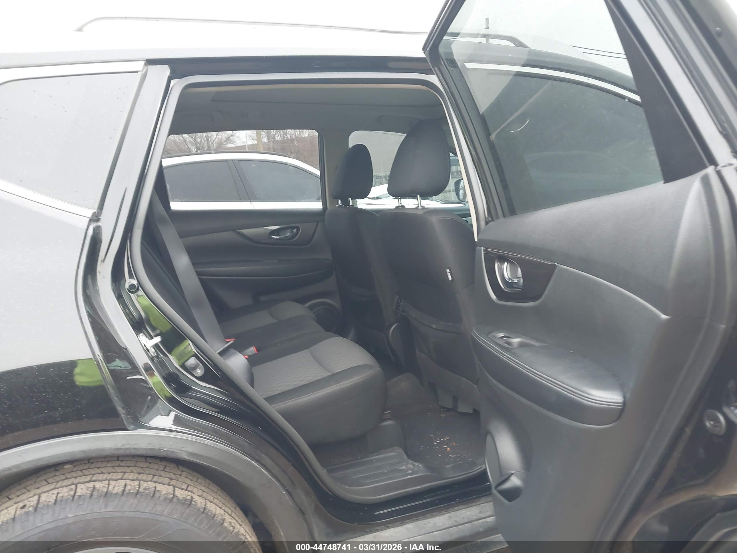 NISSAN ROGUE image 8