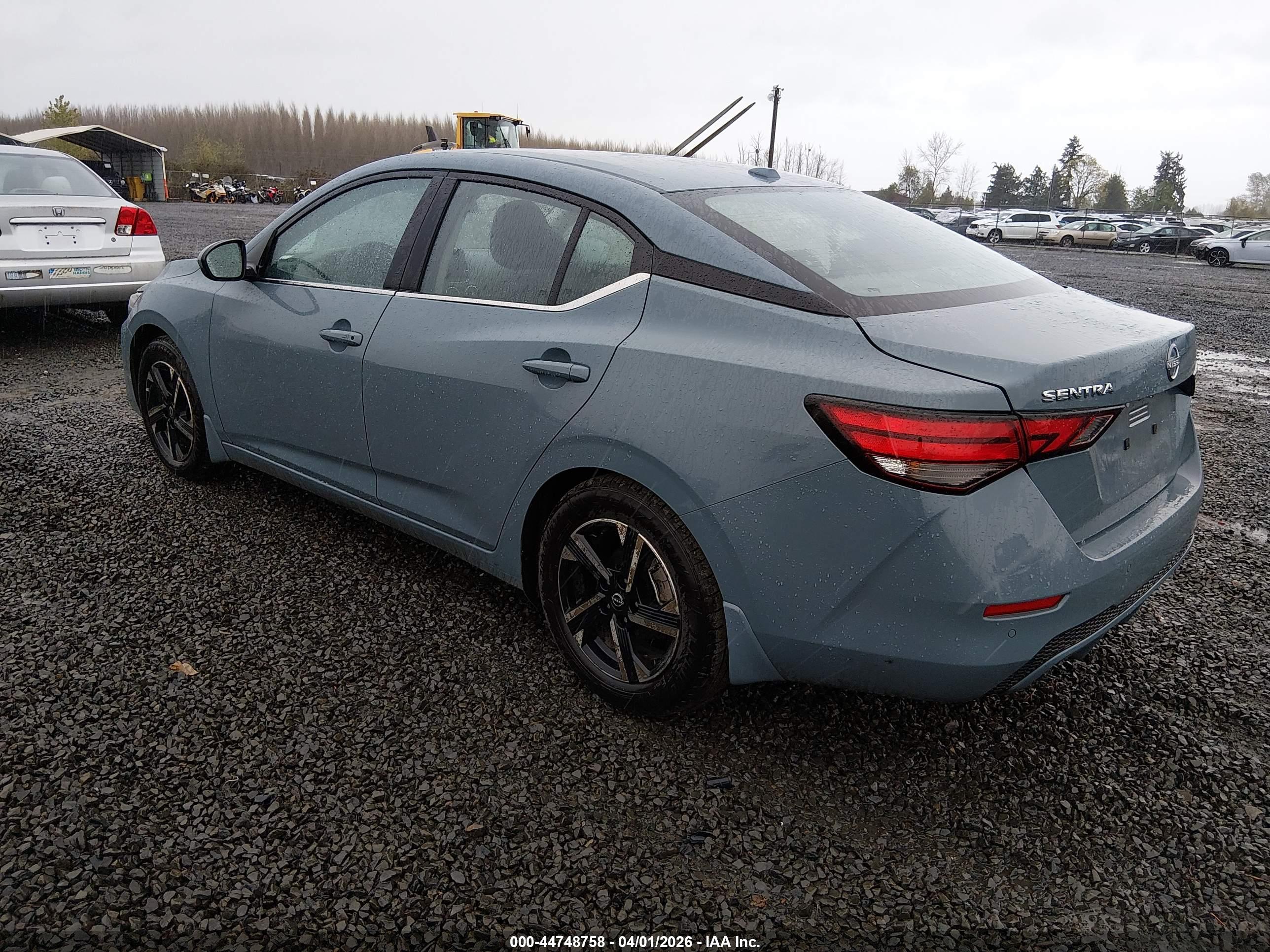 NISSAN SENTRA image 3