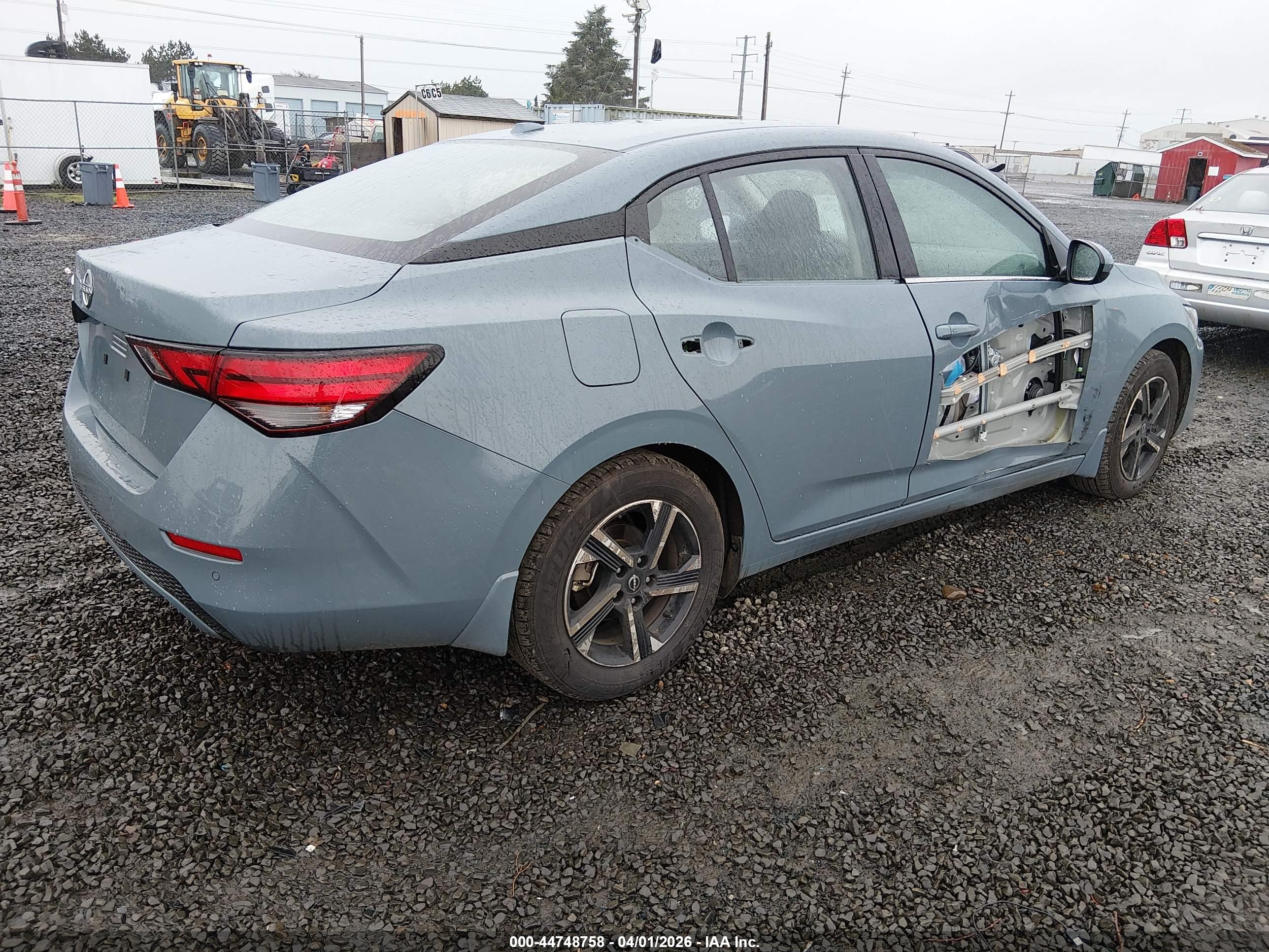 NISSAN SENTRA image 4