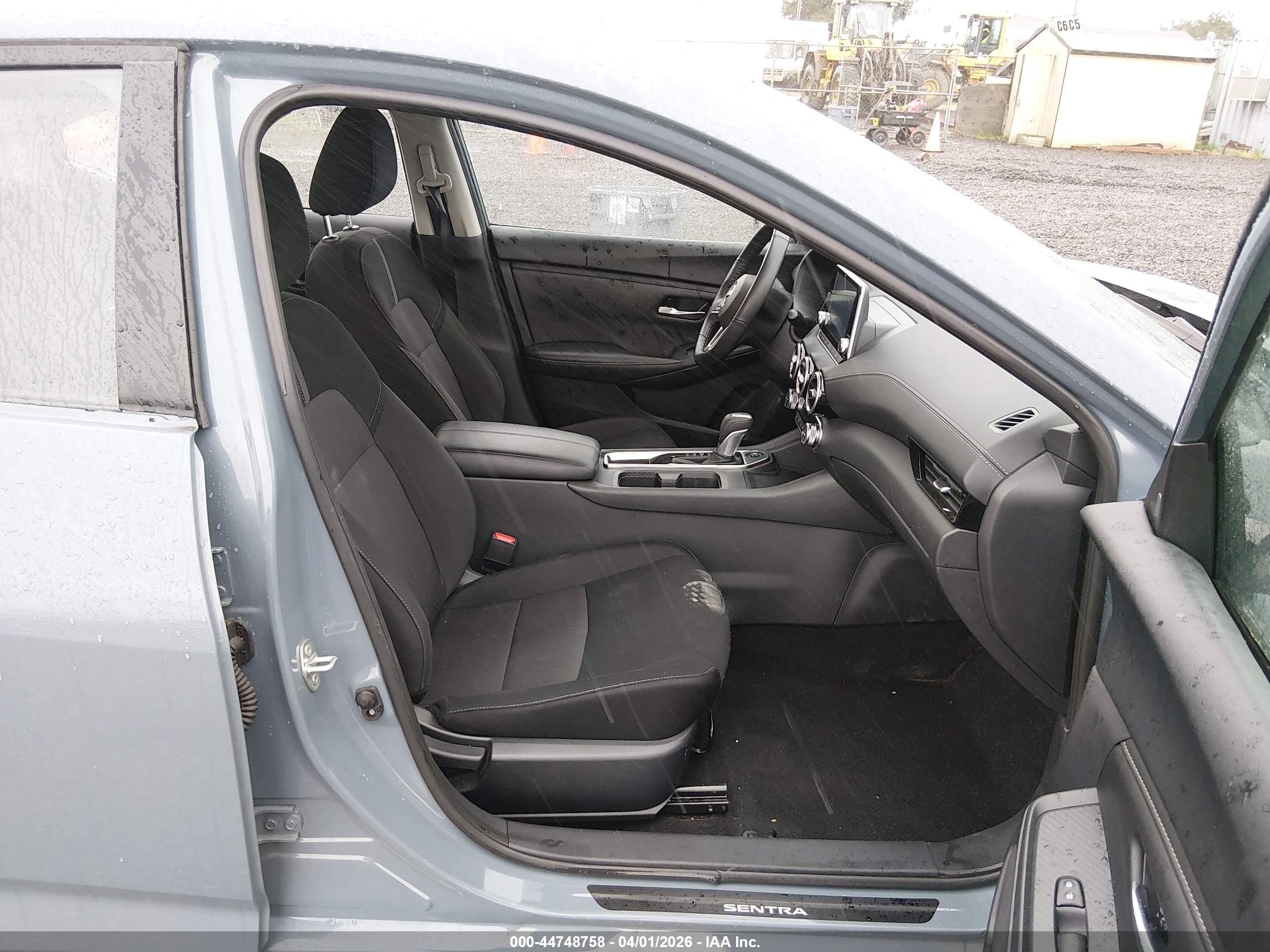 NISSAN SENTRA image 5