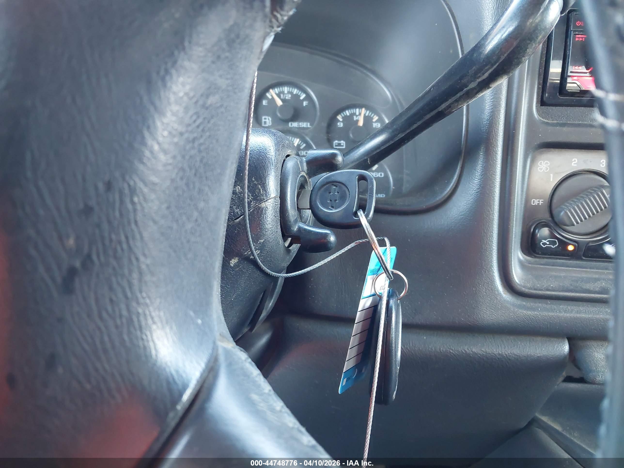 CHEVROLET SILVERADO image 11