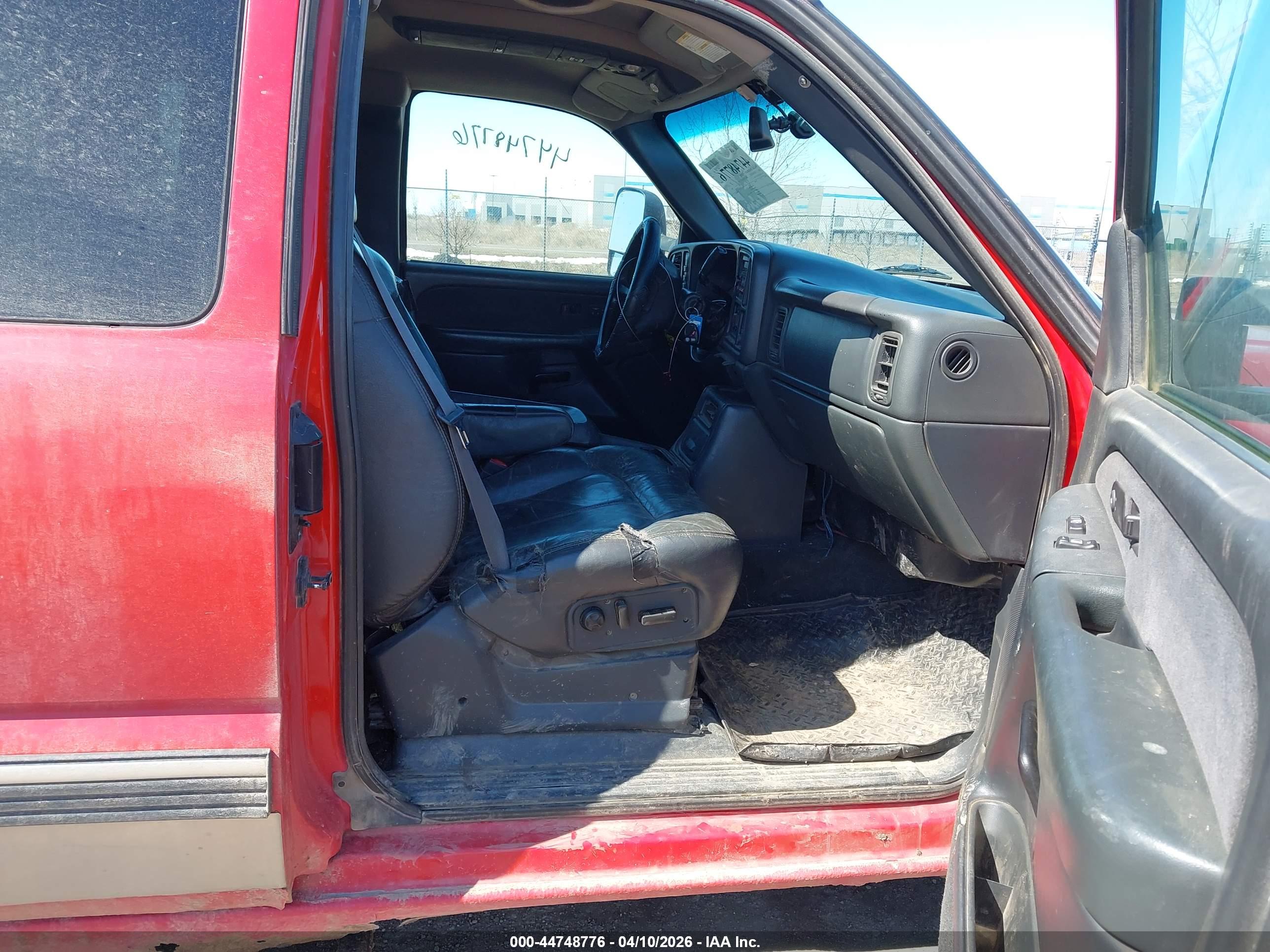 CHEVROLET SILVERADO image 5