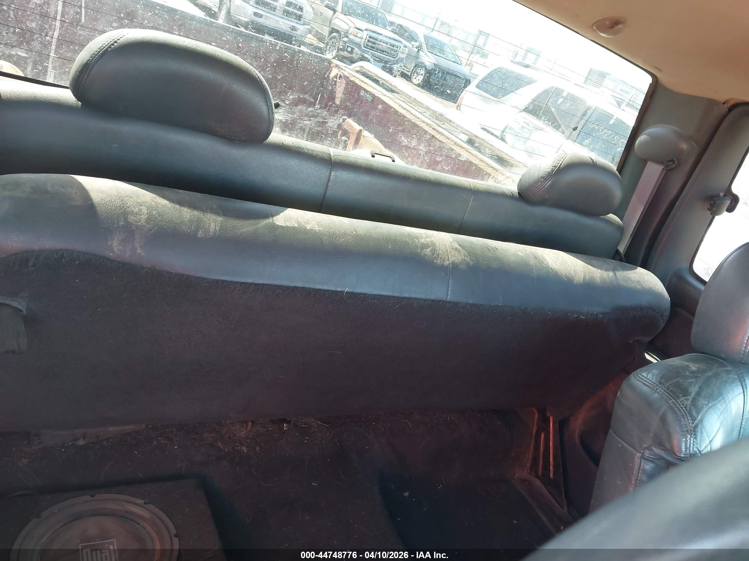 CHEVROLET SILVERADO image 8