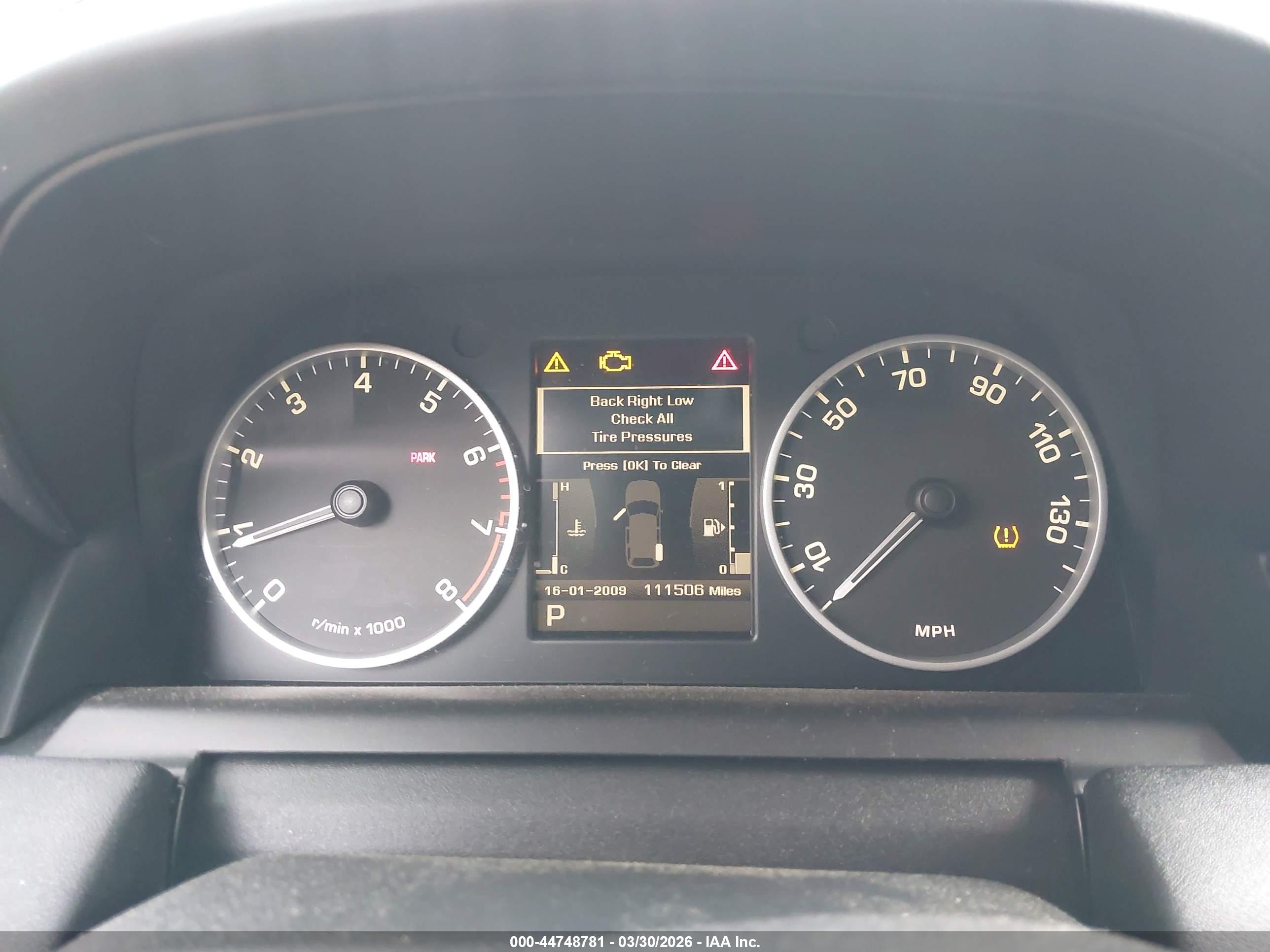 LAND ROVER image 7