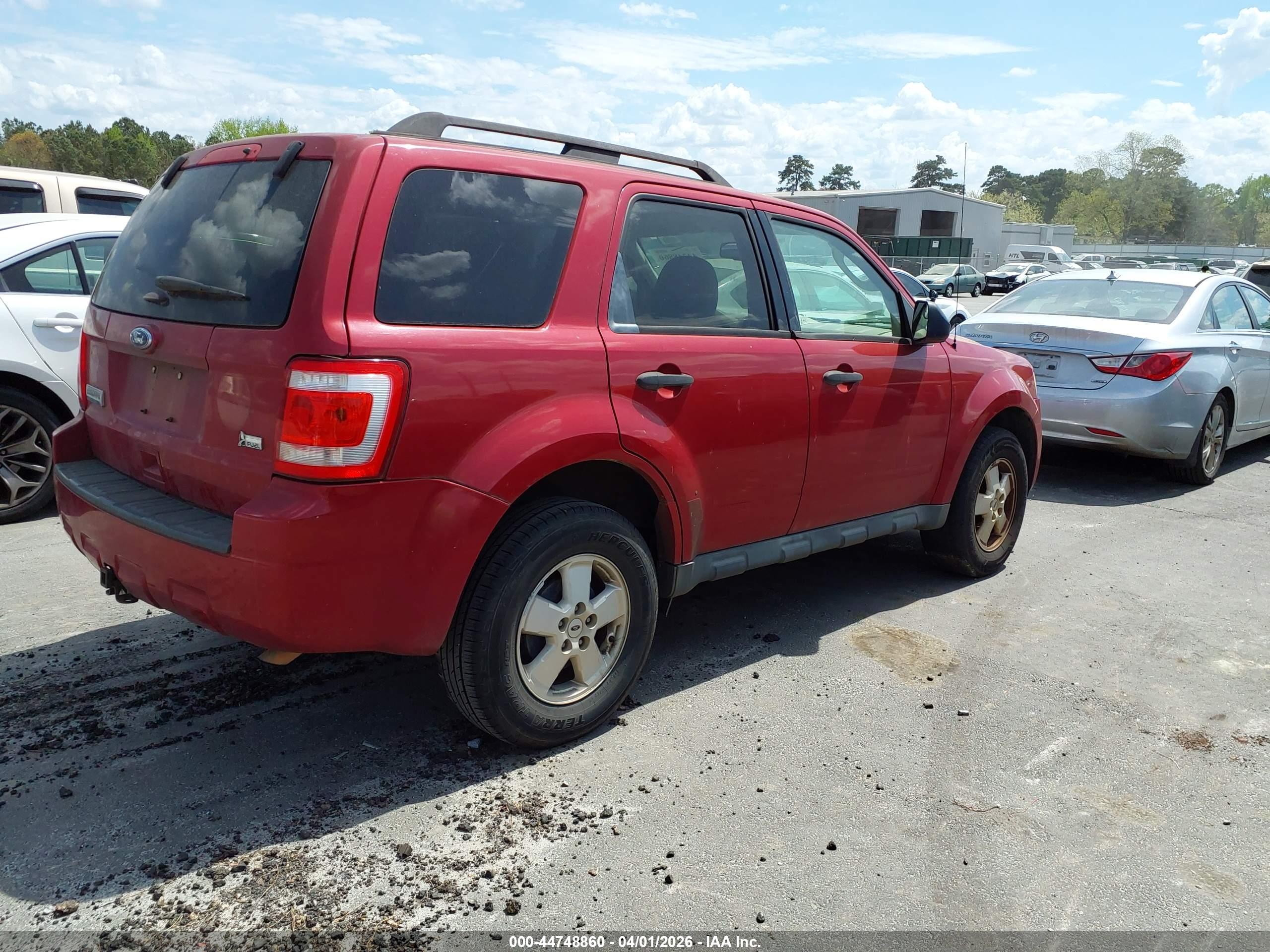 FORD ESCAPE image 4