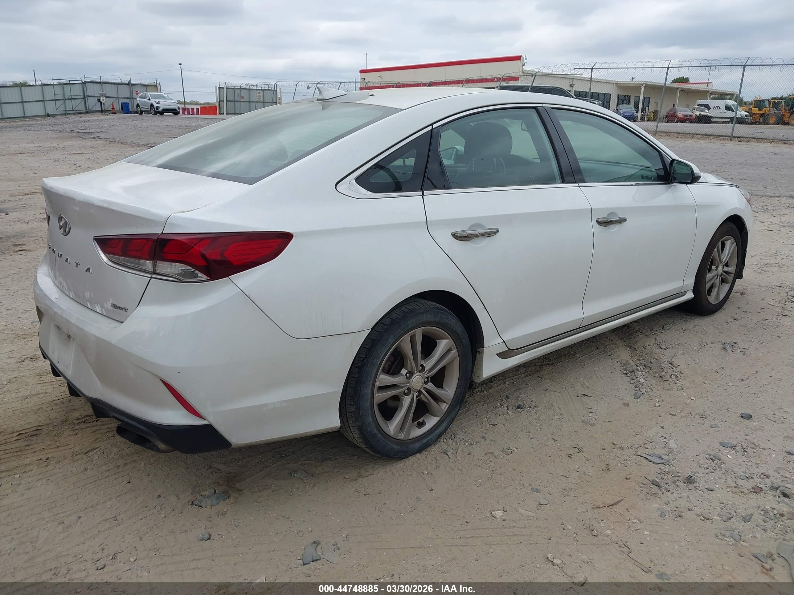 HYUNDAI SONATA image 4