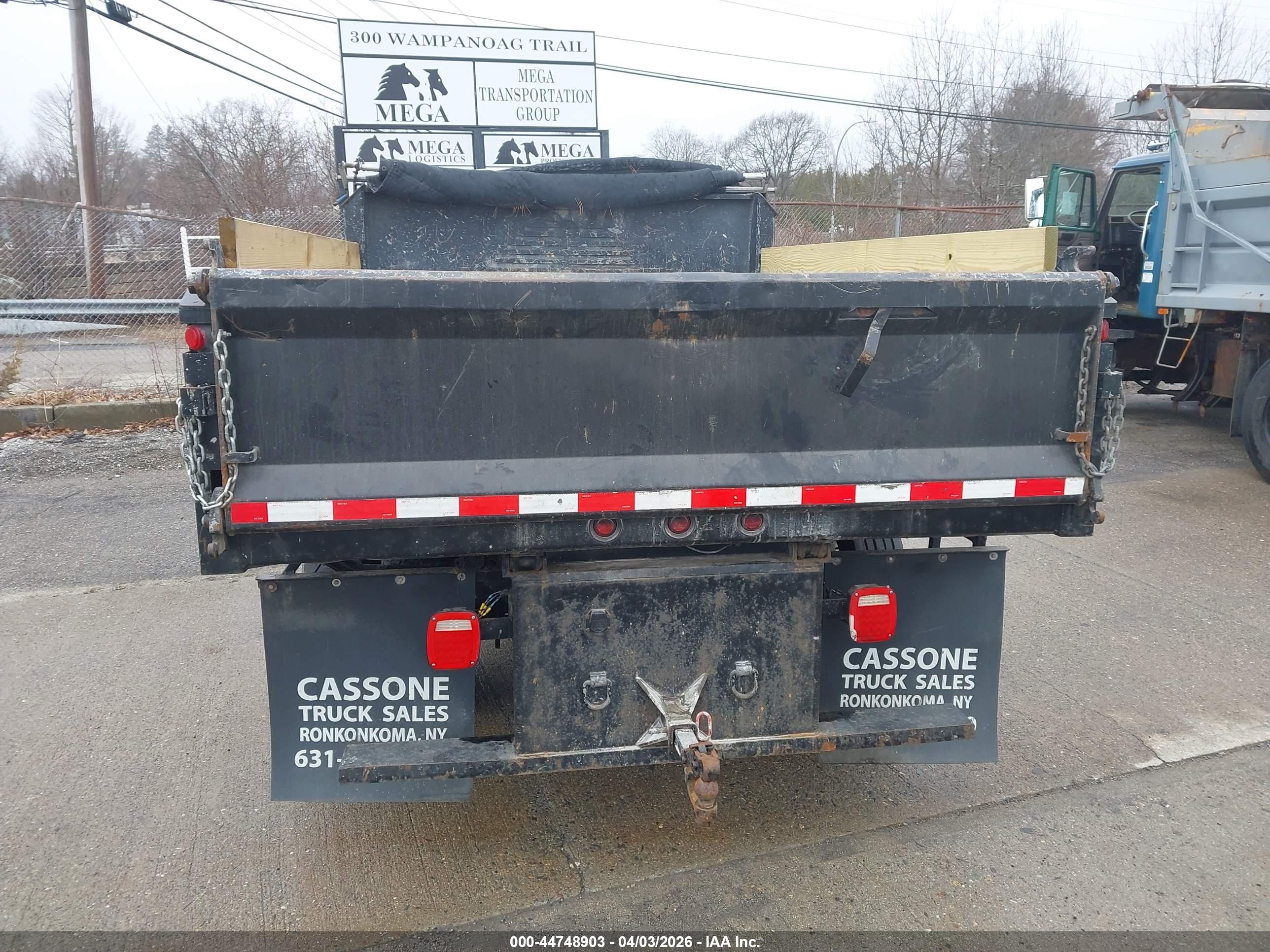 GMC C5500 image 8