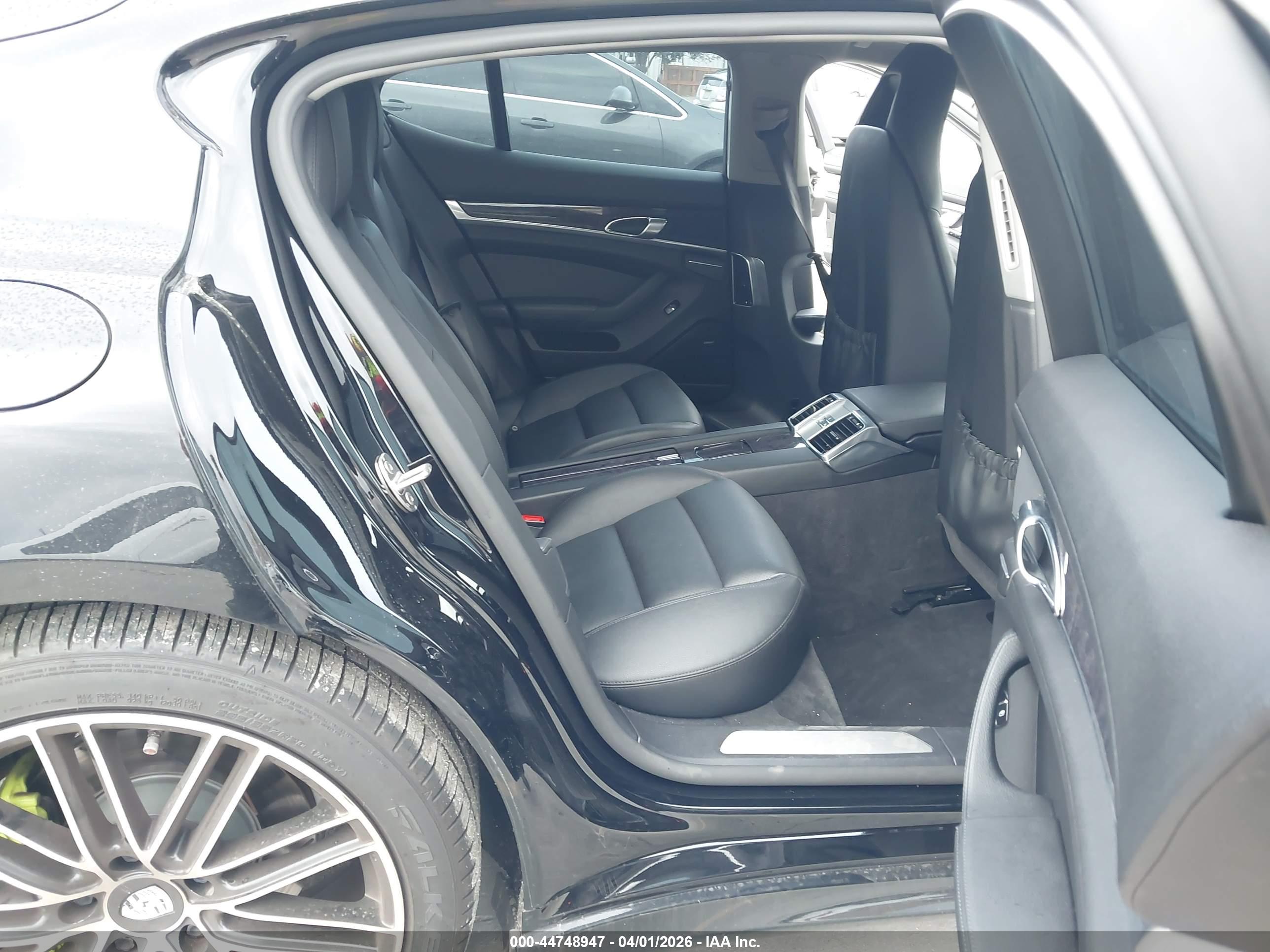 PORSCHE PANAMERA image 8