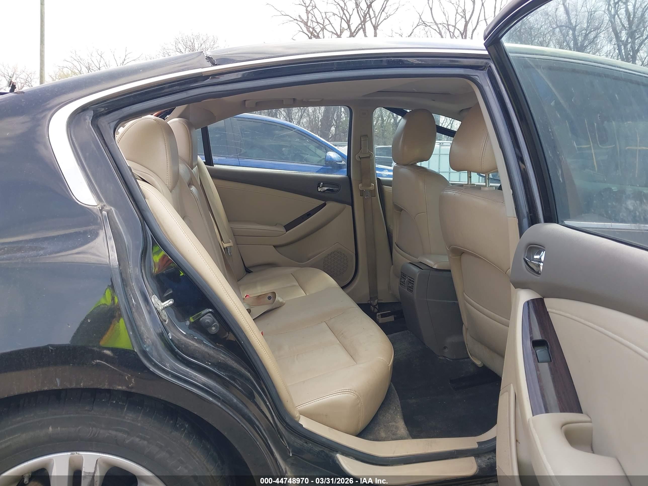 NISSAN ALTIMA image 8
