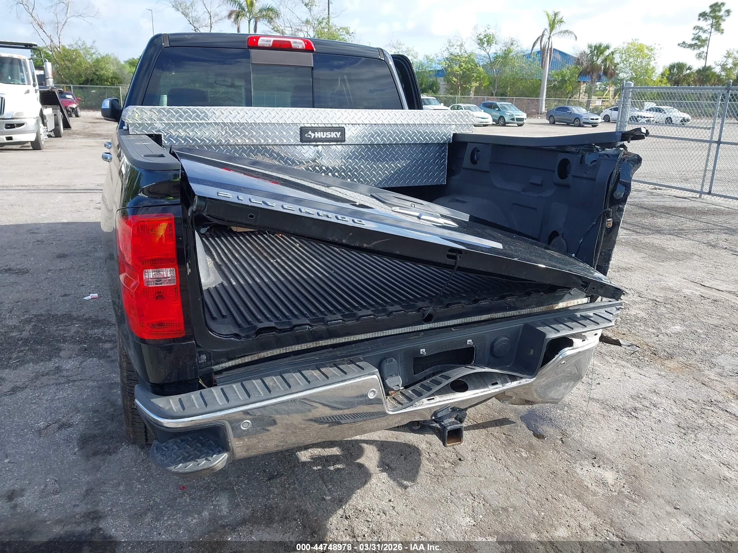 CHEVROLET SILVERADO image 6