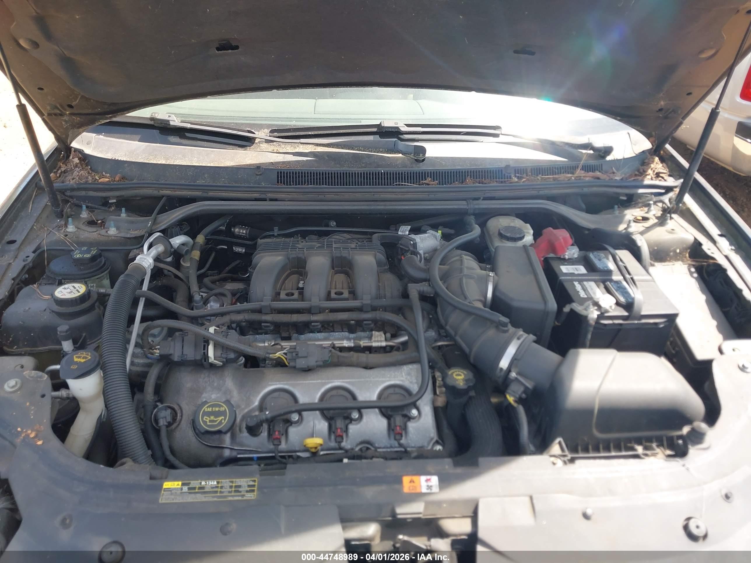 FORD TAURUS image 10
