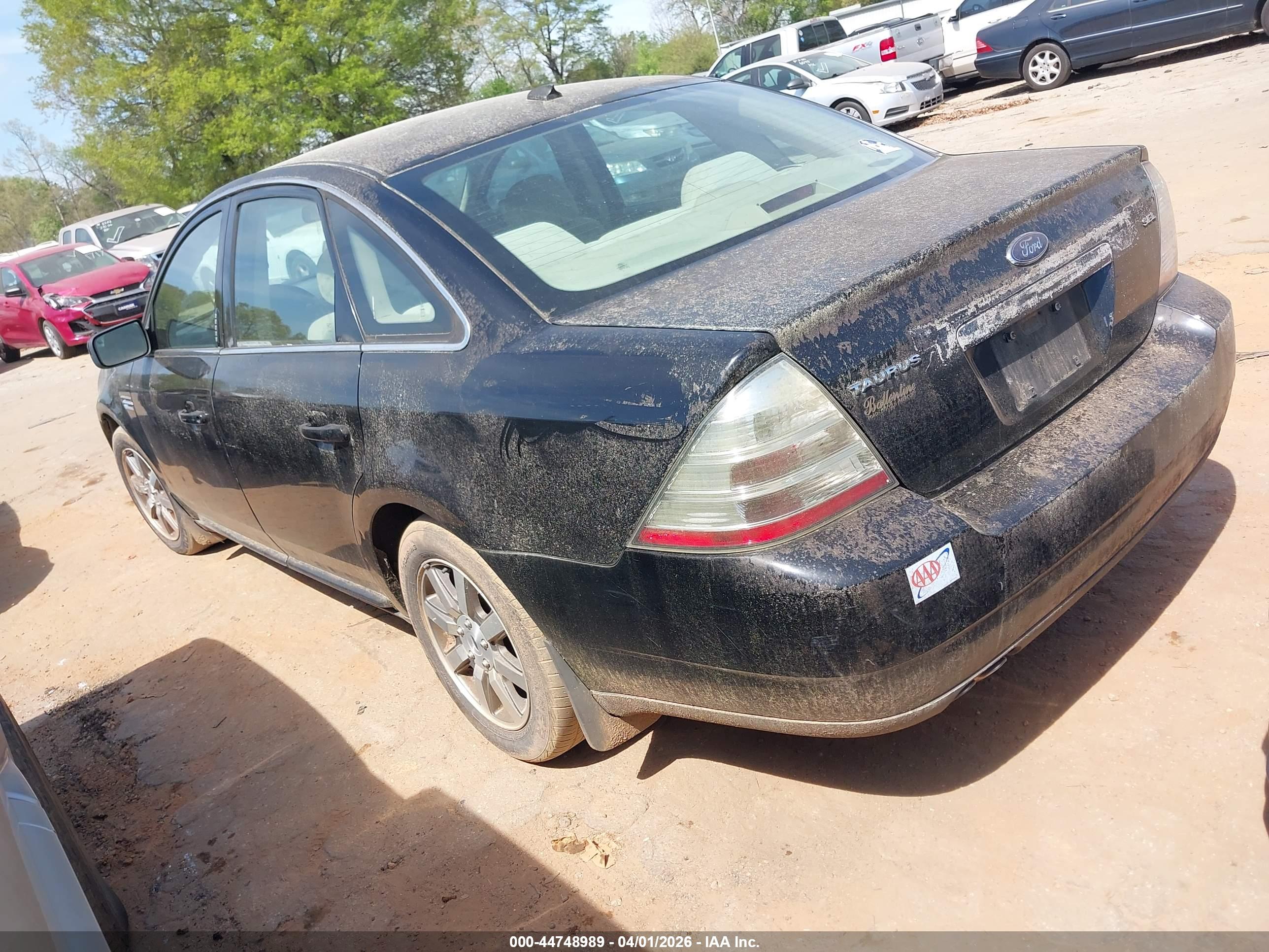 FORD TAURUS image 3