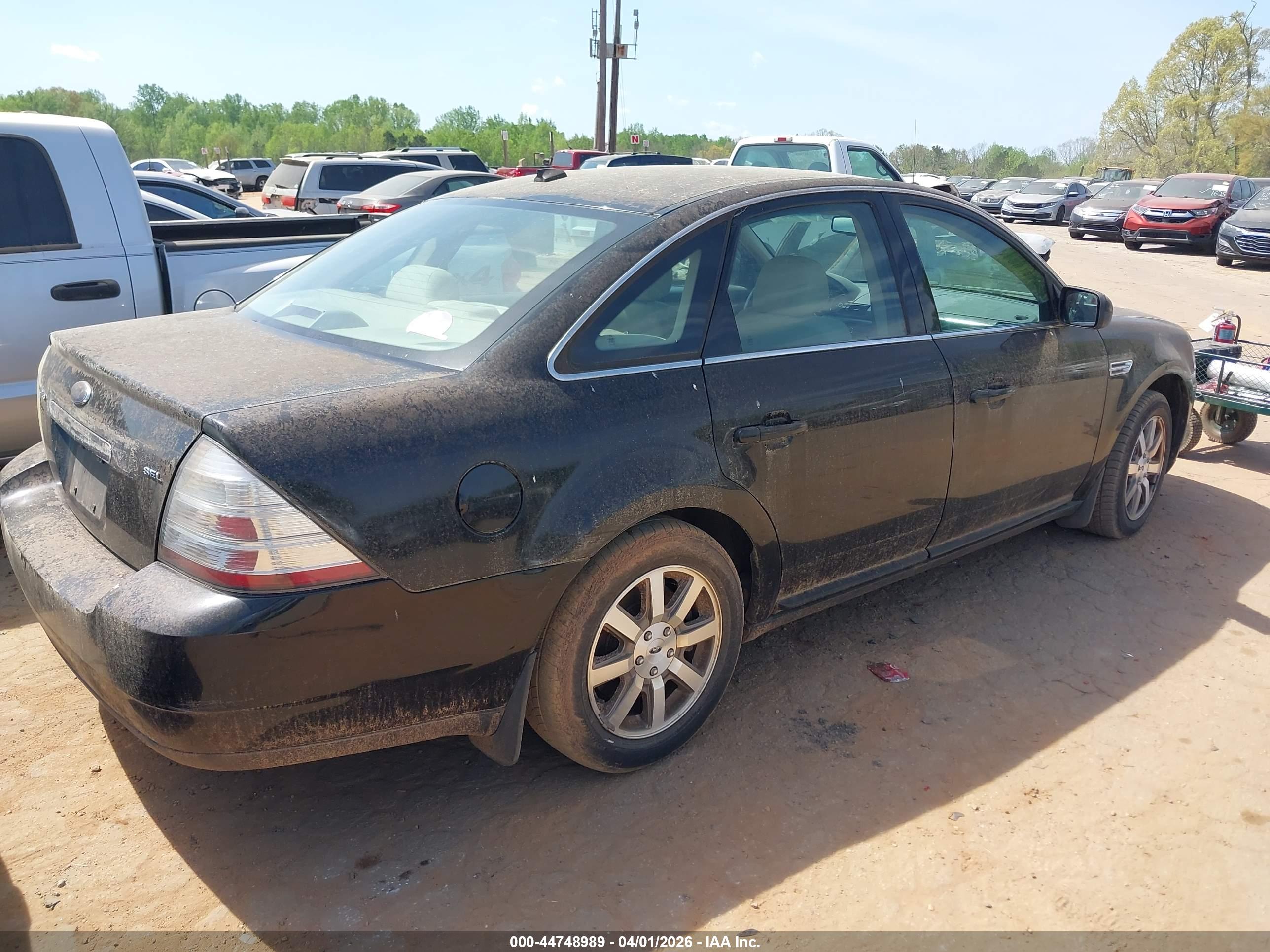 FORD TAURUS image 4