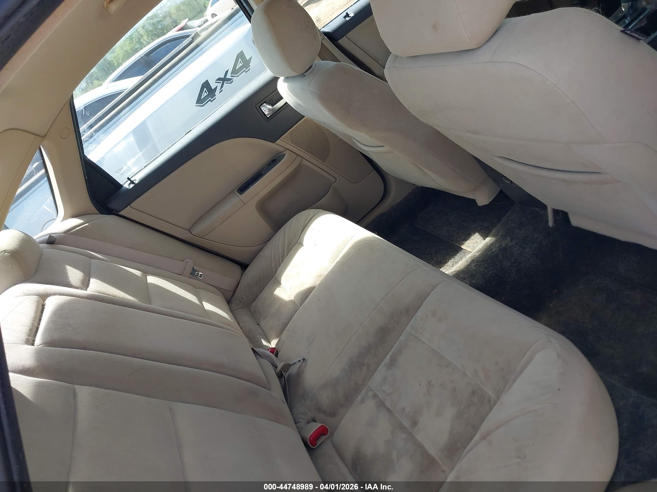 FORD TAURUS image 8