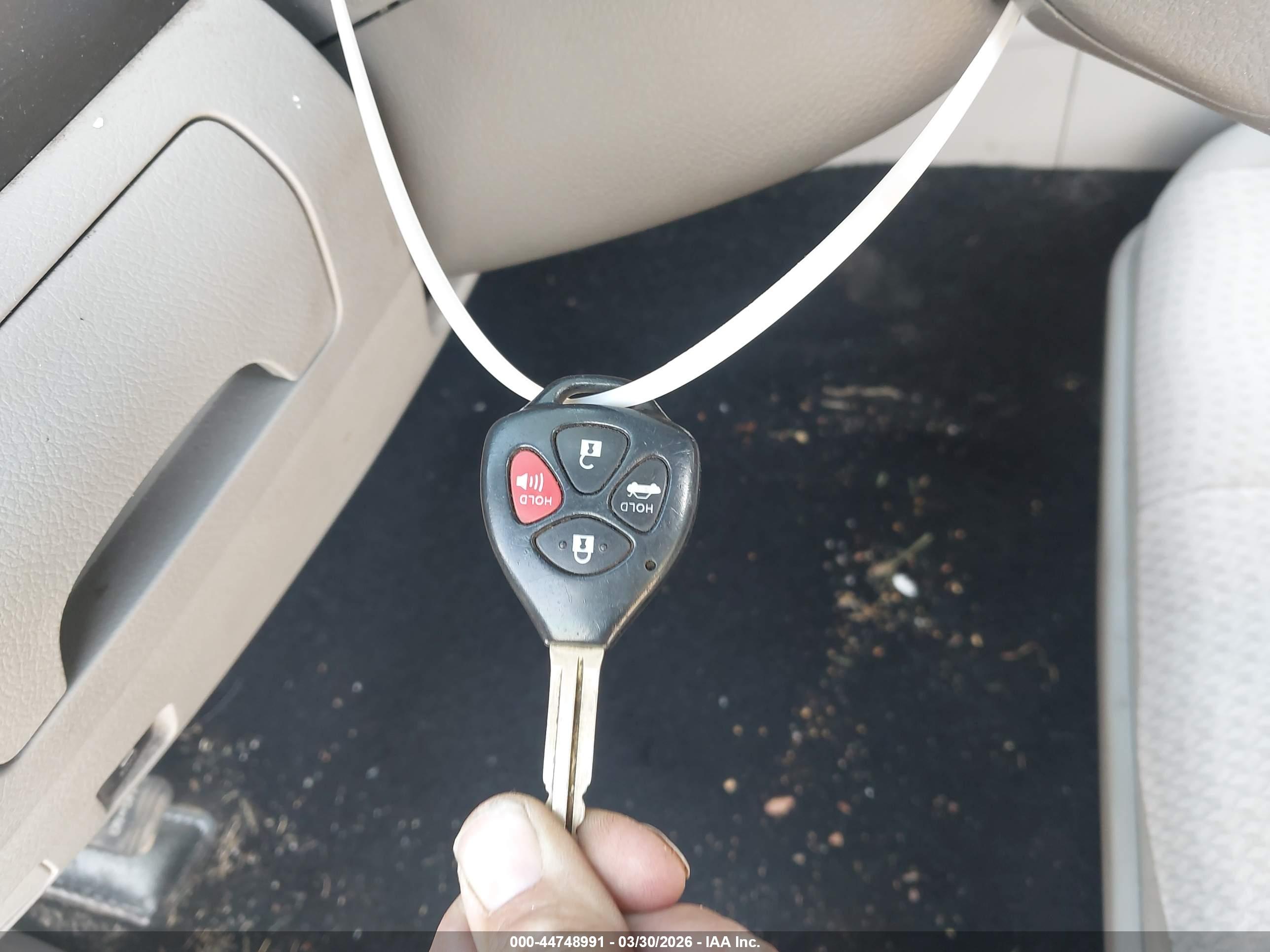 TOYOTA CAMRY image 11