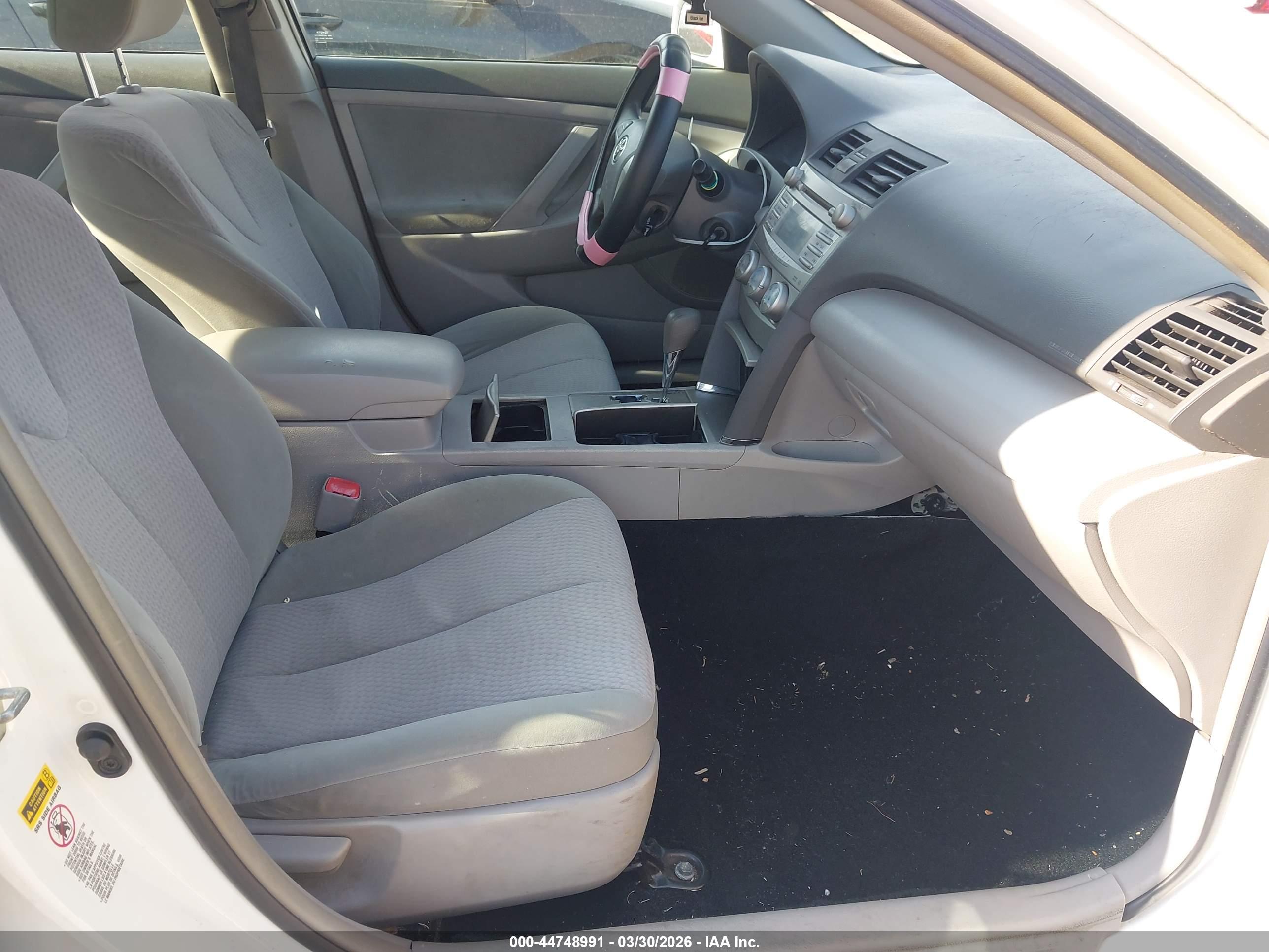 TOYOTA CAMRY image 5
