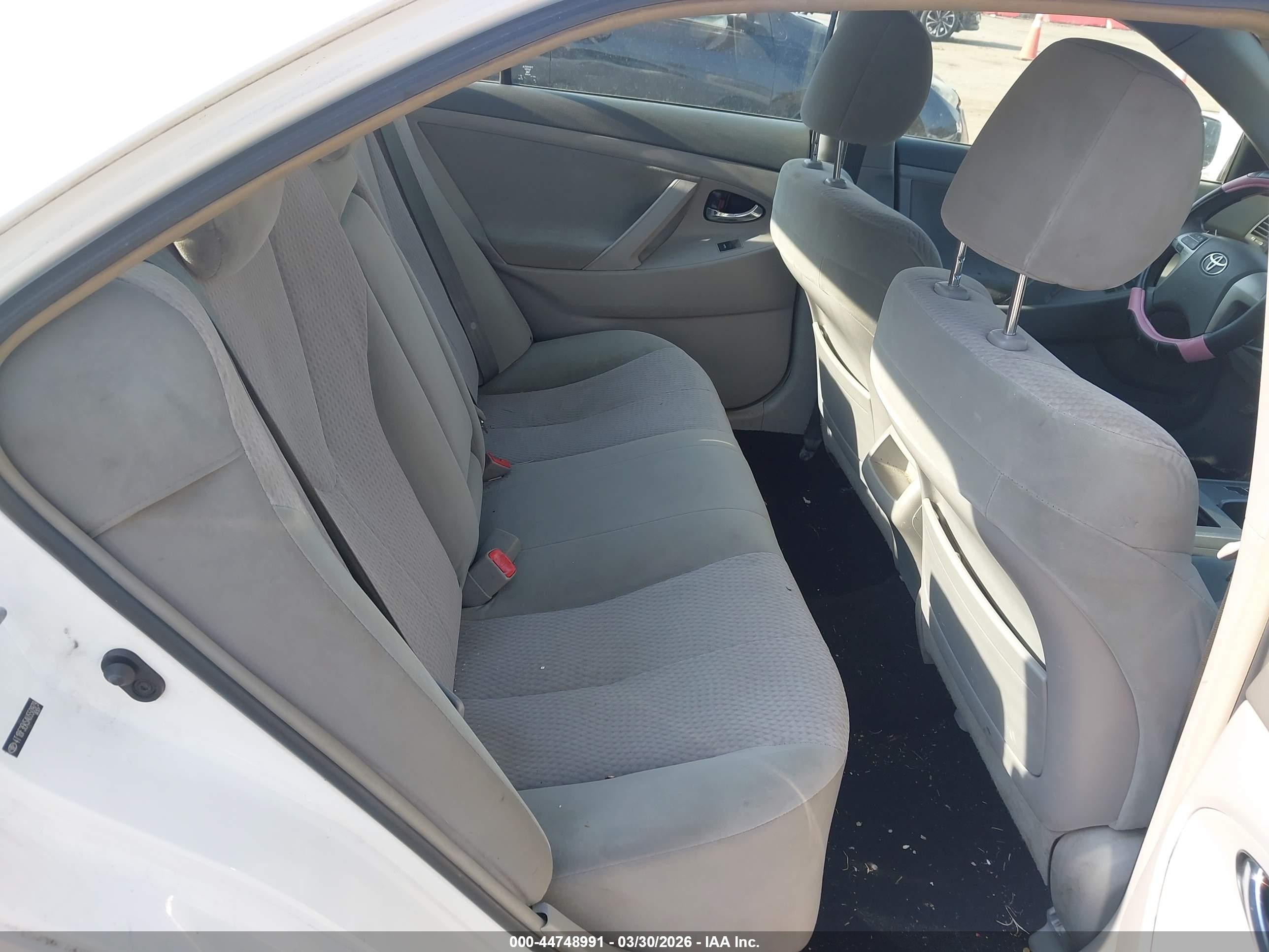 TOYOTA CAMRY image 8